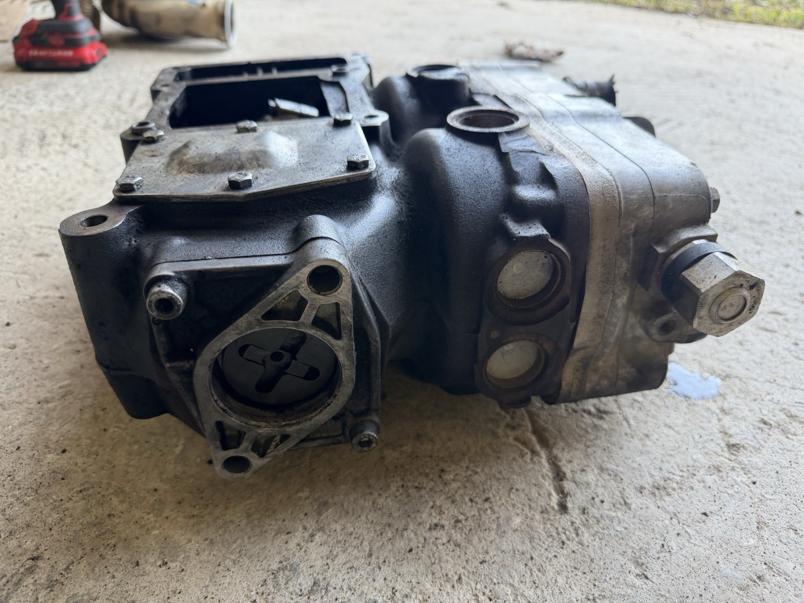 International Navistar 720cc Bendix Air Compressor 3624500C94 K048297