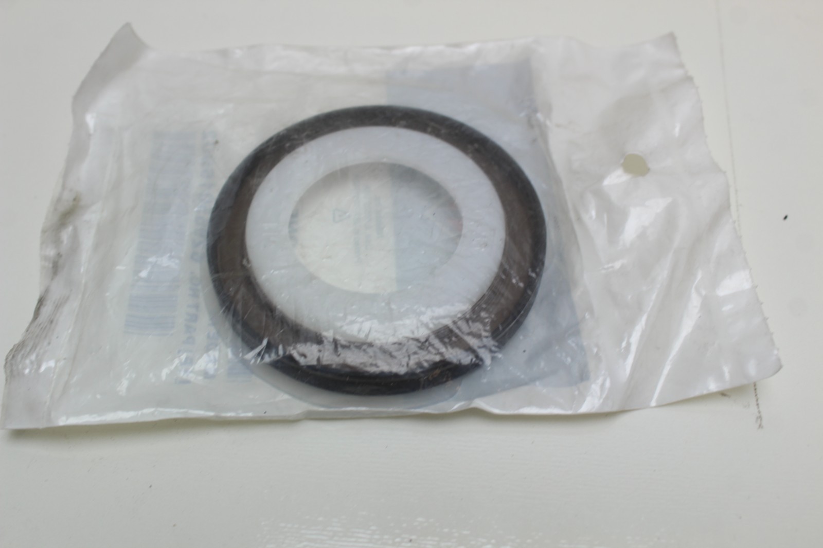 NEW GENUINE INTERNATIONAL RADIAL SHAFT SEAL 62965016002 OEM