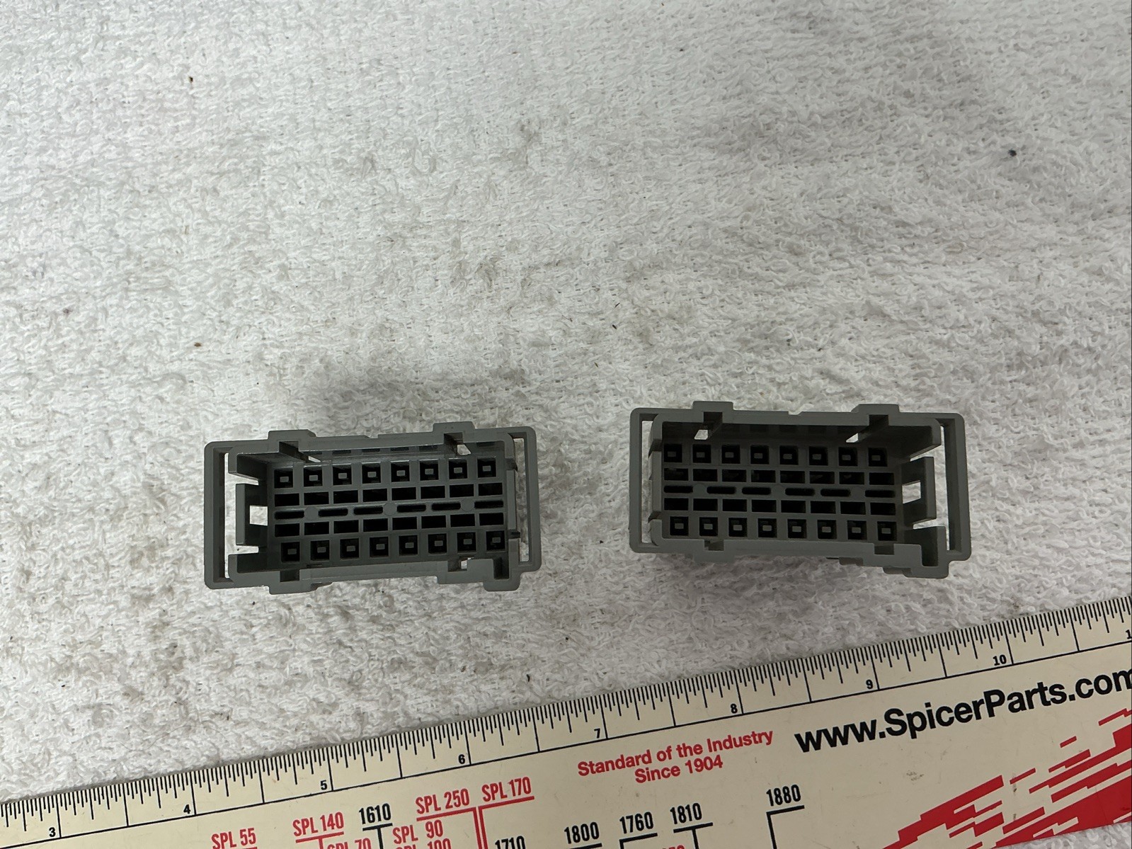 Fits Mack 967AM28 Connector