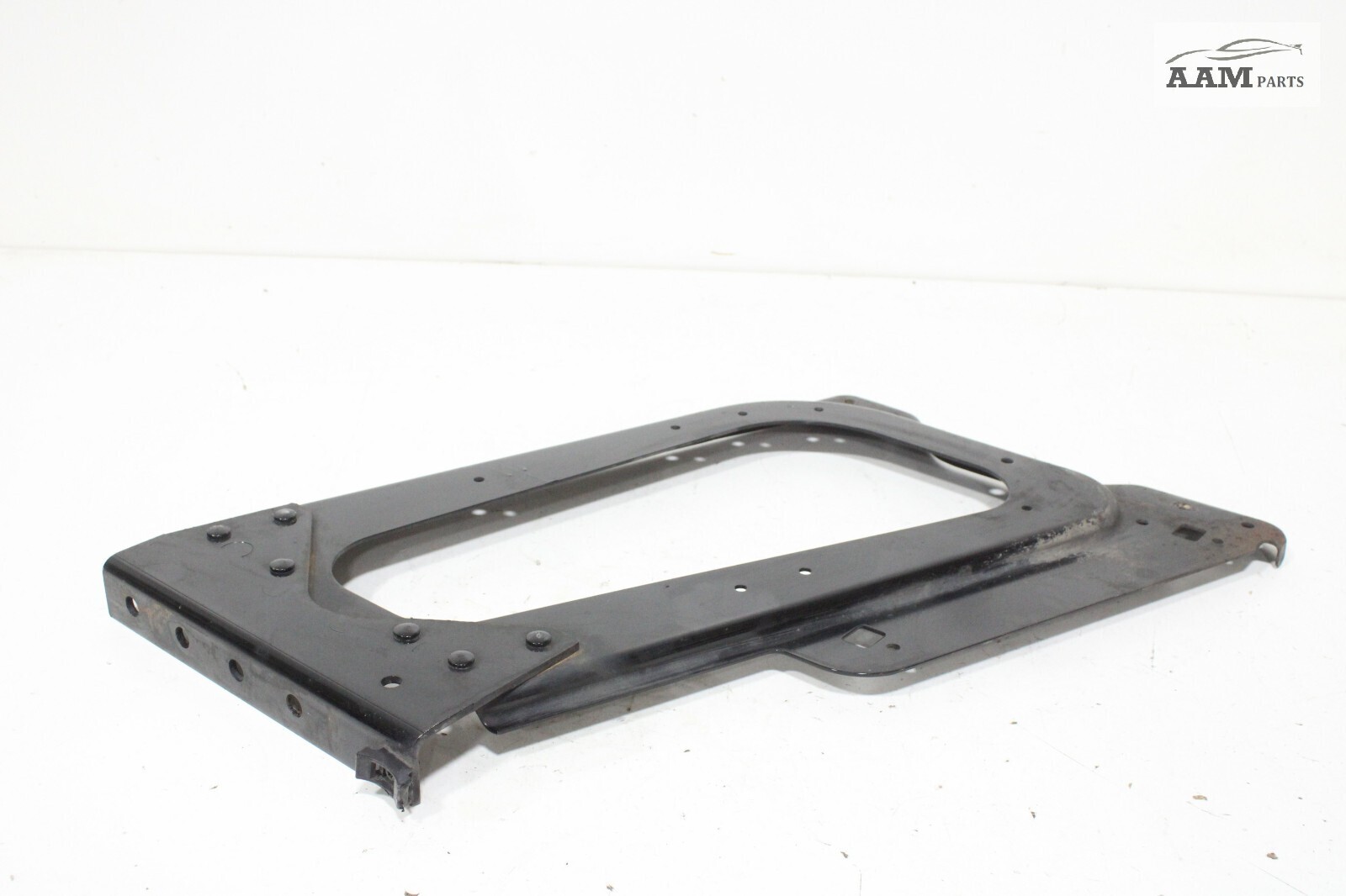 2018-2024 VOLVO VNL 860 FRONT LEFT DRIVER SIDE SUPPORT BRACKET OEM