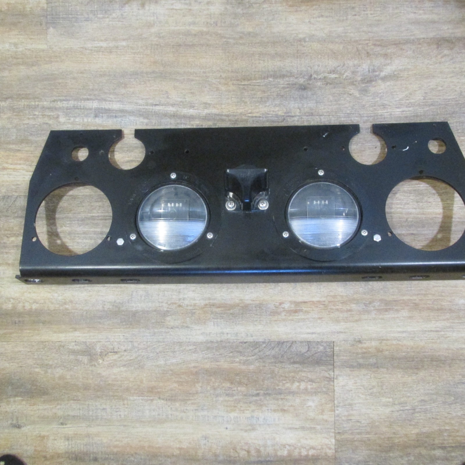 PACCAR A11-2264A TAIL LIGHT PANEL ASSEMBLY WITH GROTE BACK UP & LICENSE LIGHTS