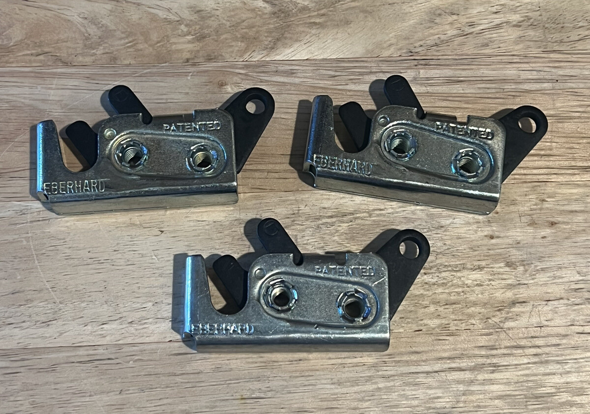 LOT OF 3 8076307 VOLVO/MACK TRUCK LOWER BUNK LATCH LOCK LEVER