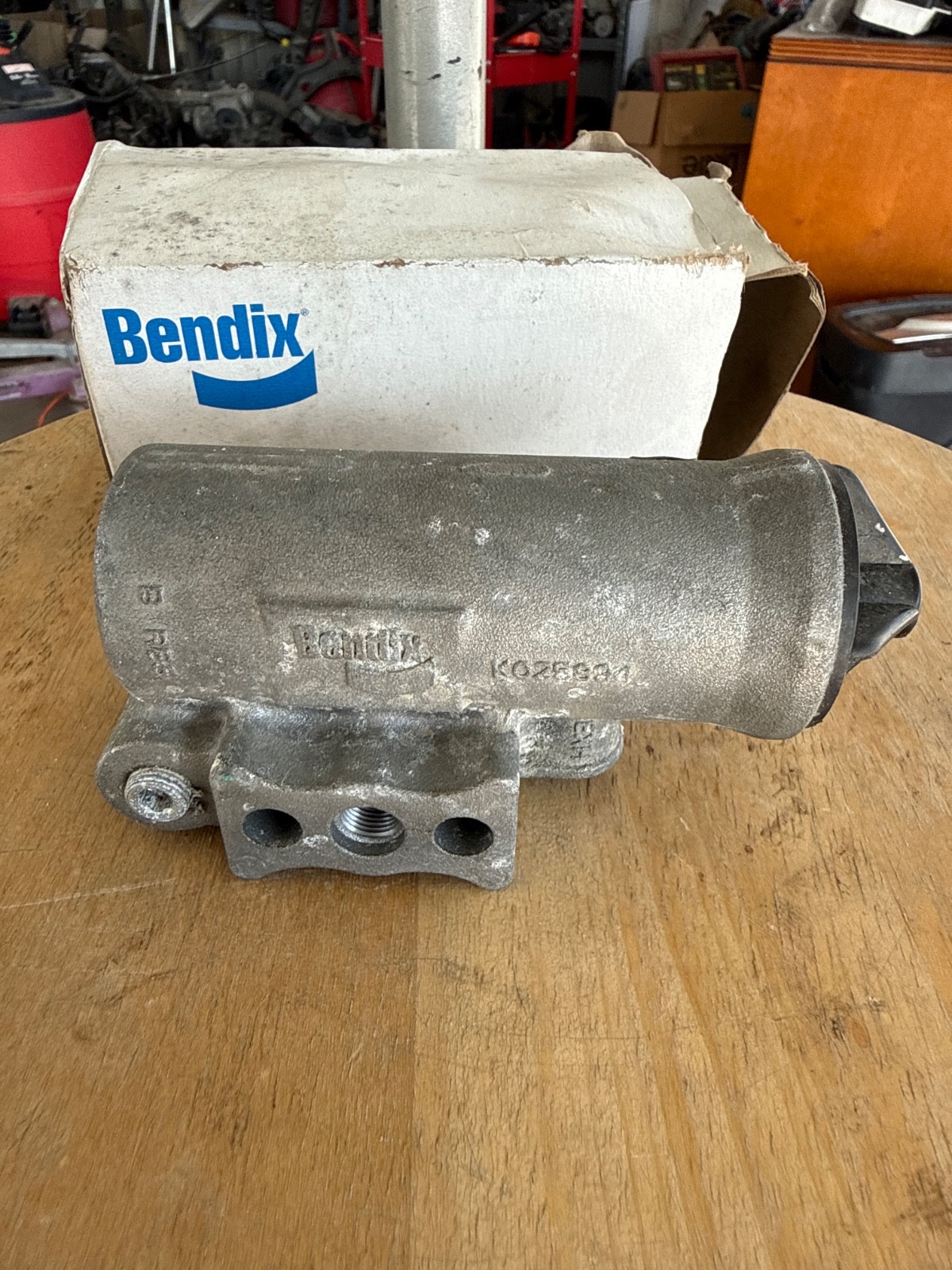 Bendix D-2 Reman Air Governor Valve OEM Part # OR275491X – Free Shipping