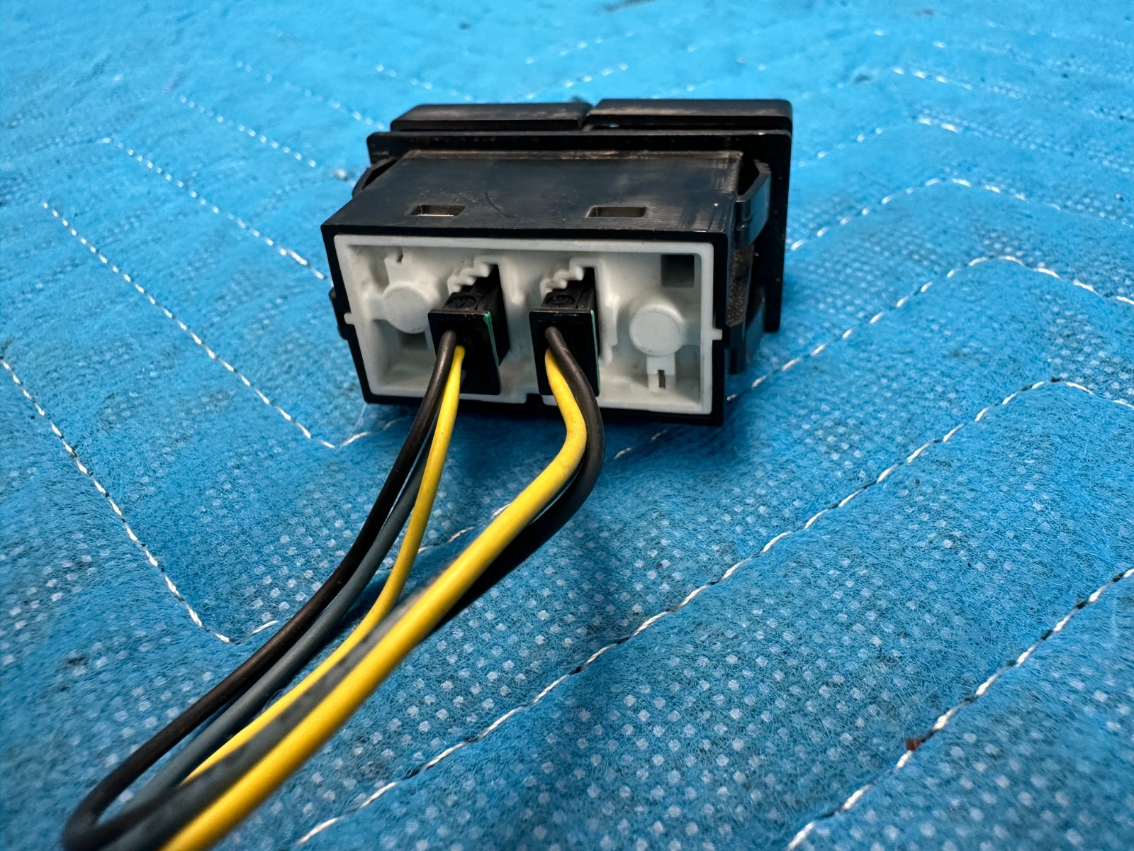 Kenworth T680 Paccar Flood Light Lamp Switch 2023 OEM