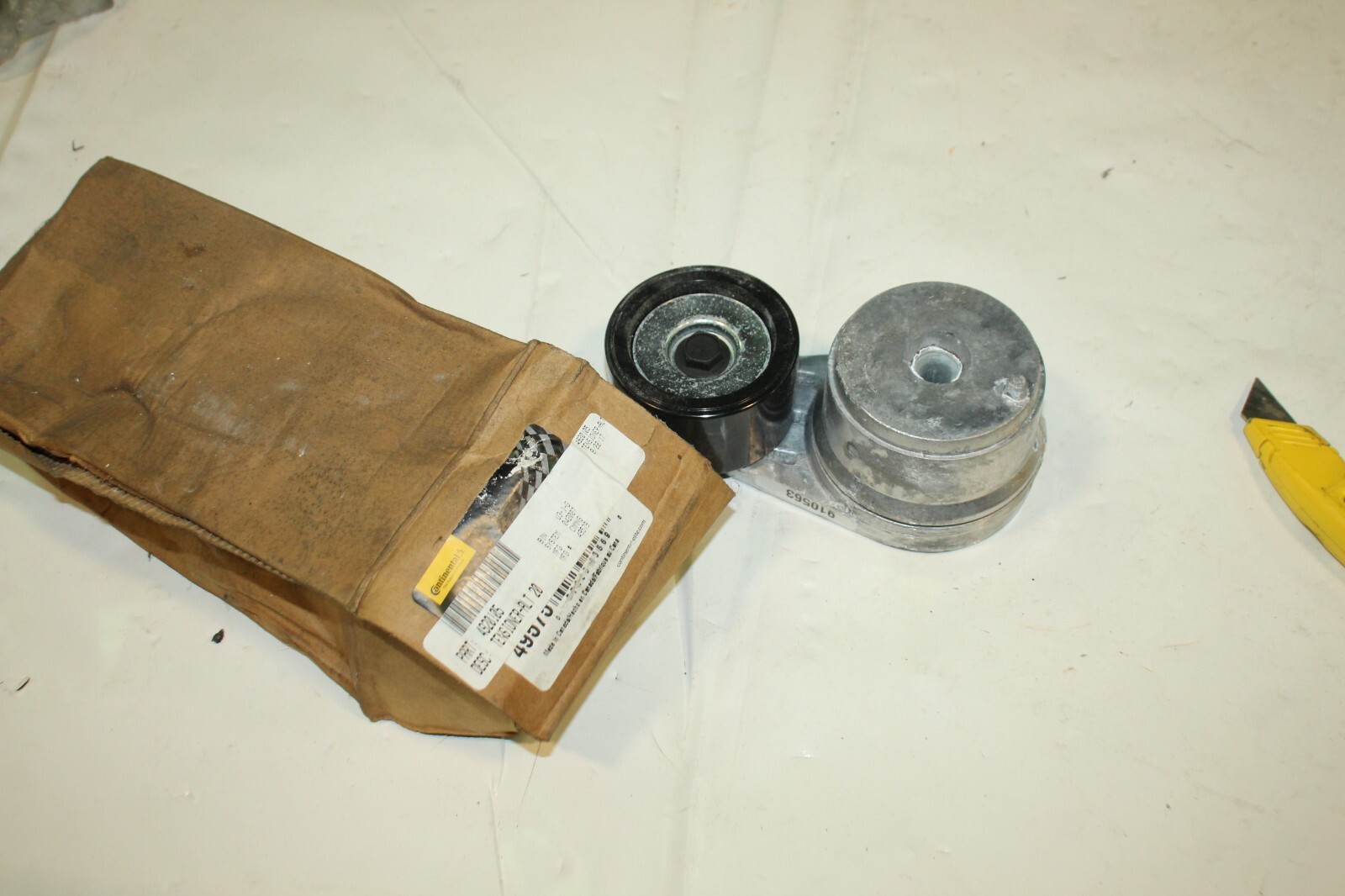 OEM Cummins Continental Tensioner 4920105