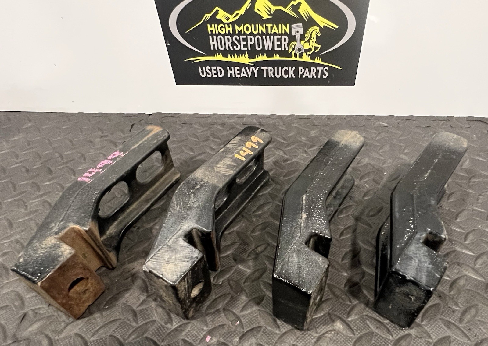 Kenworth Airglide 400/8 Bag – Axle Bump Stop PN: C83-1036 (#15067) Sold Separate
