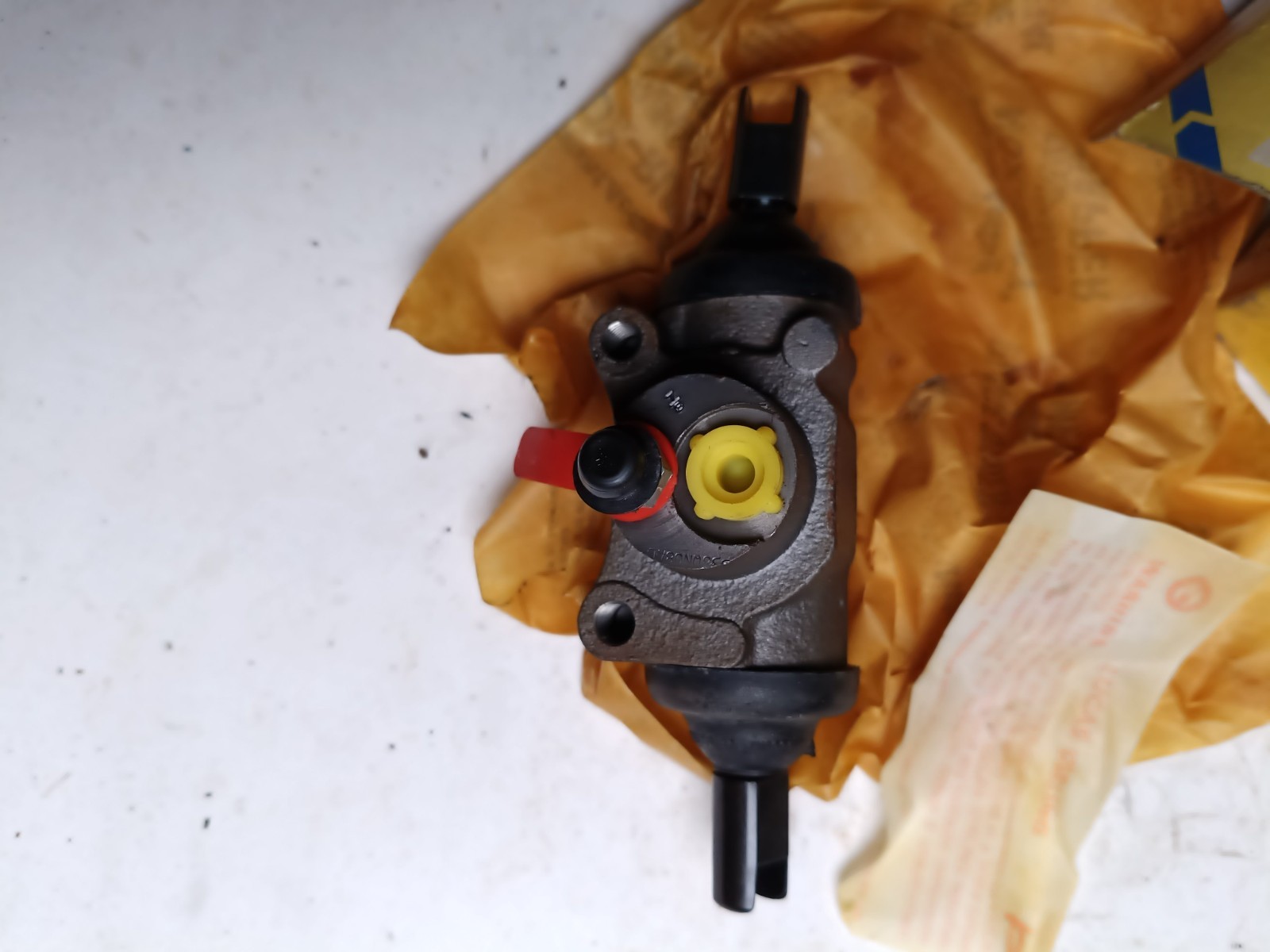 Girling rear brake cylinder 64676338 Bedford K Redline Terrier Ford D200 1965-