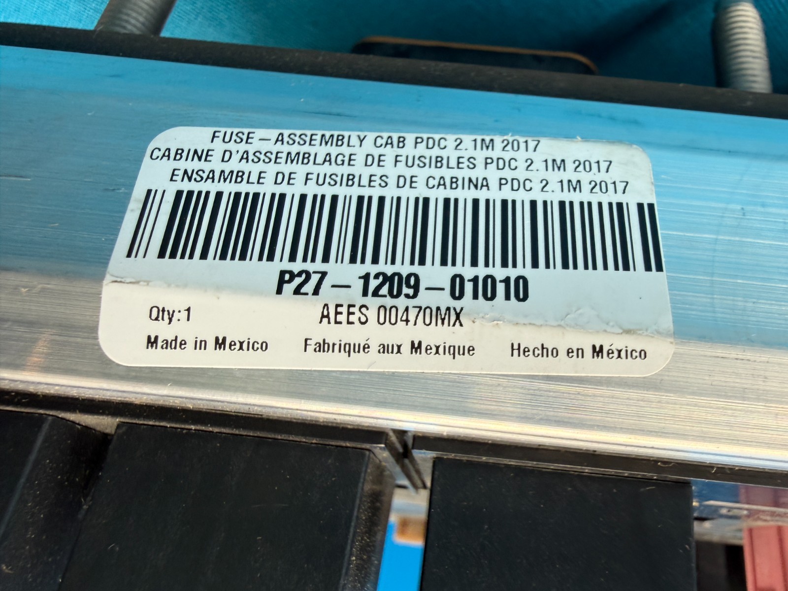 Genuine OEM Paccar P27-1209-01010 Cab PDC 2.1M Fuse Panel Assembly