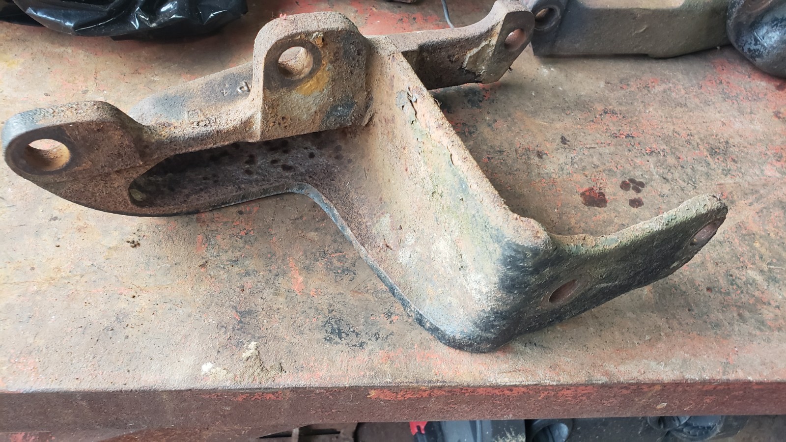 Brake Chamber Mounting Bracket 6QE455-P4 for Vintage Mack 50-65k Rears