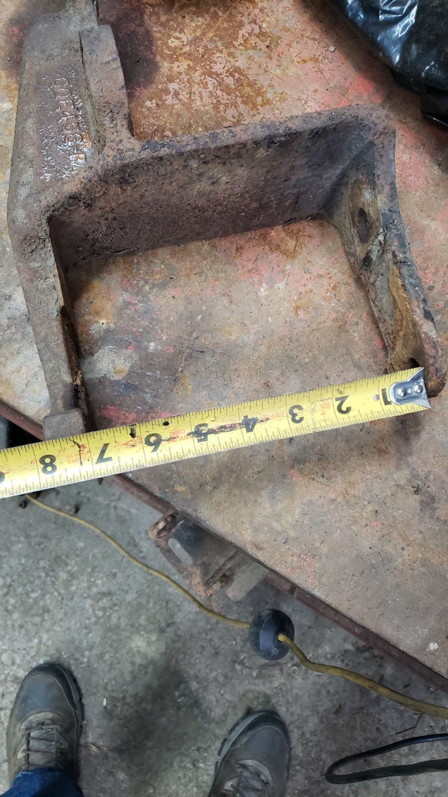 Brake Chamber Mounting Bracket 6QE455-P4 for Vintage Mack 50-65k Rears