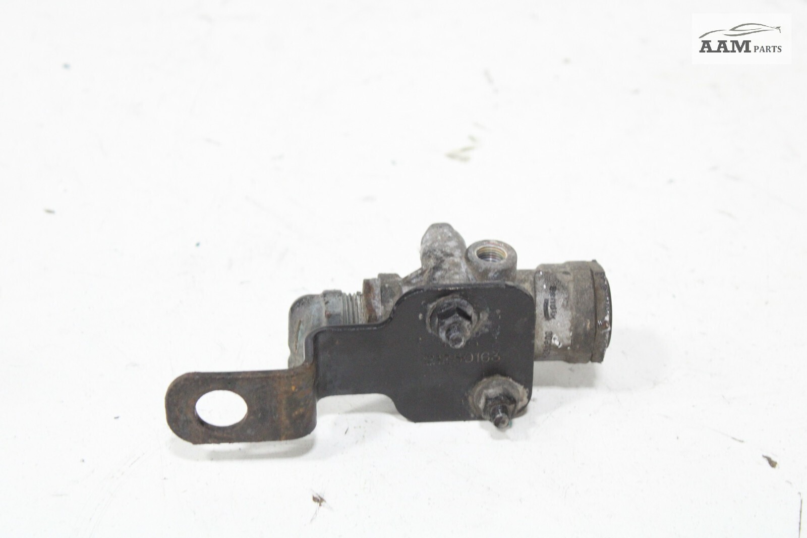 2018-2024 VOLVO VNL 860 AIR BRAKE INVERSION VALVE W/ BRACKET 85102791 OEM