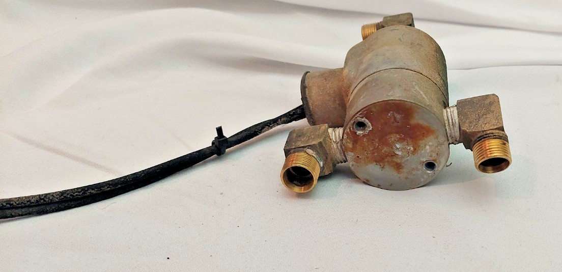 Transfer case shift lock air solenoid value for M939 & M939A2 5 Ton Series