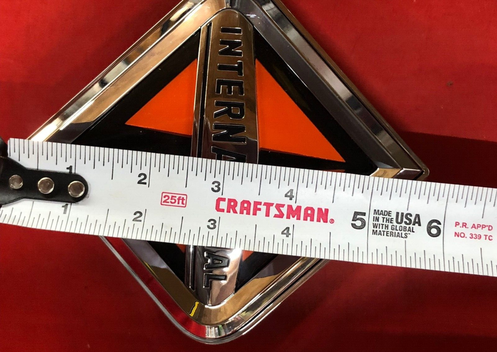 NAVISTAR INTERNATIONAL 2048 DIAMOND PRODUCT GRAPHIC GRILLE EMBLEM HOOD ORNAMENT