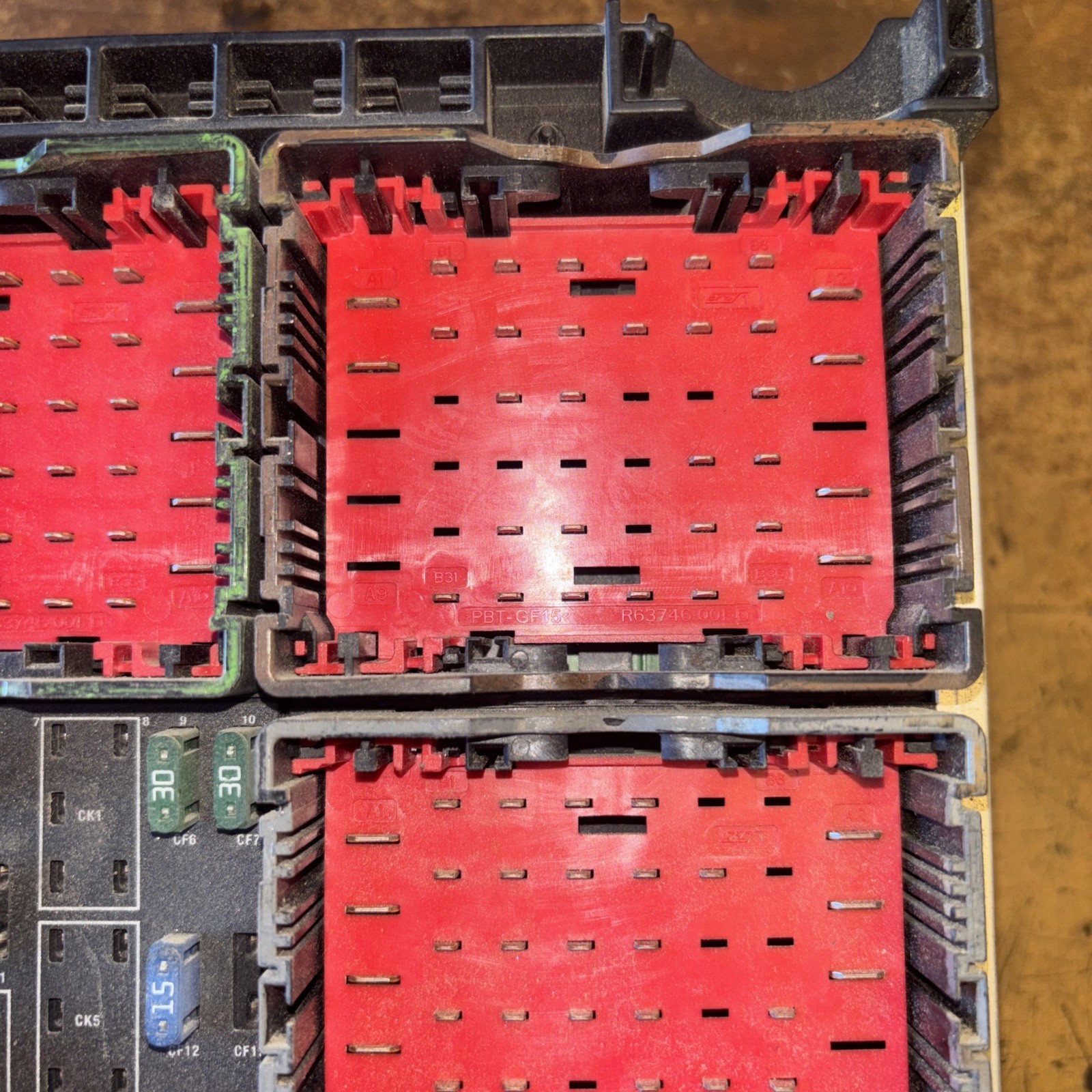 KENWORTH Paccar FUSE-ASSEMBLY CAB PDC NGP P27-1147-0200