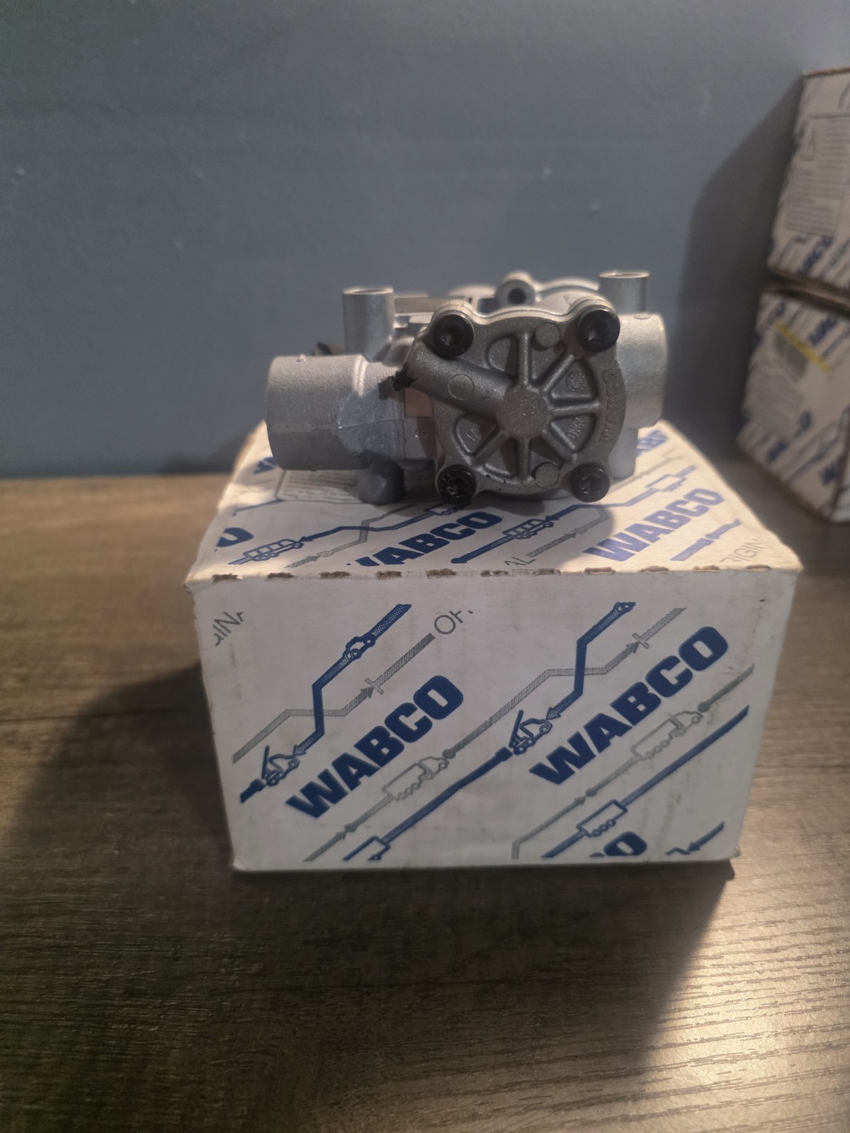 WABCO 4721950520 ABS Solenoid Modulator Relay Valve, 12V, 1/2″ NPTF for Trucks