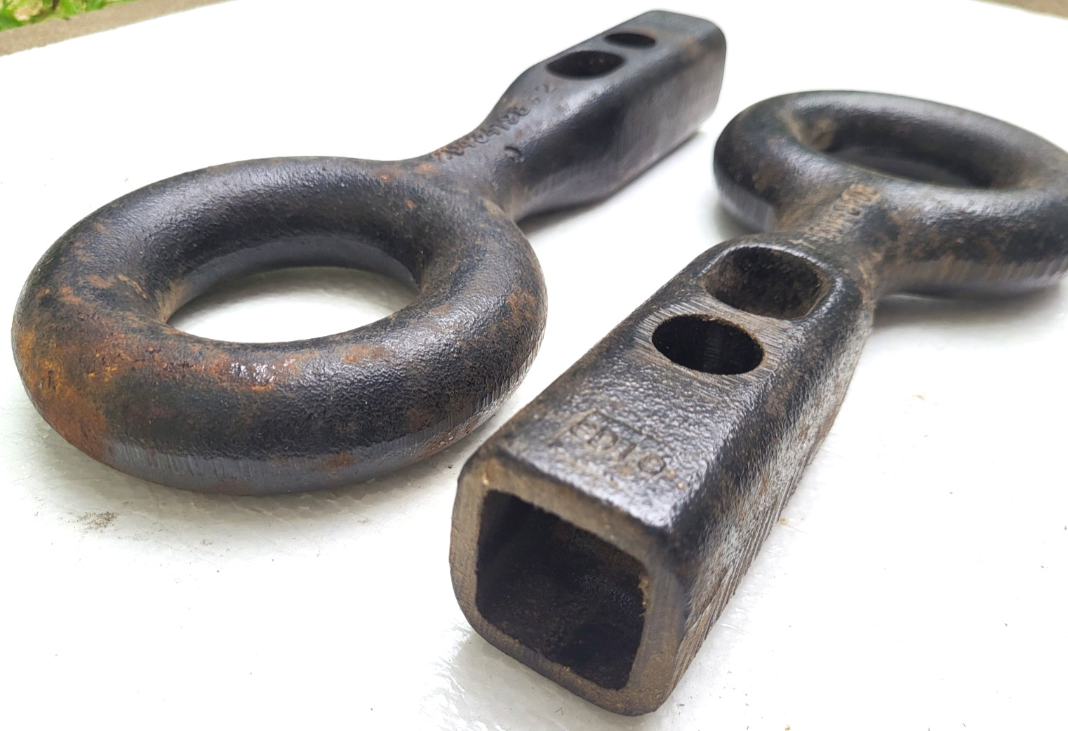 Volvo VNL Truck Tow Hook Pair Towing Recovery Eye OEM 20434198
