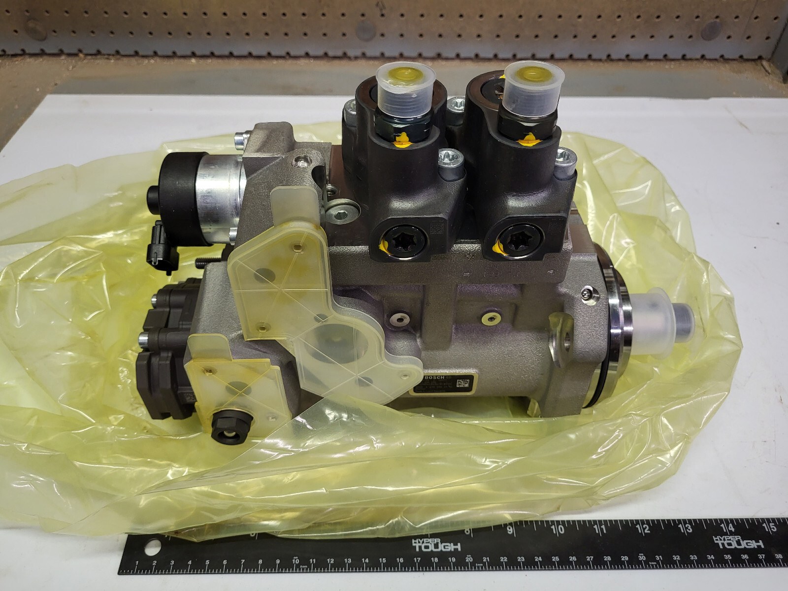 DD13 DD15 CPN5 HP Fuel Pump Detroit Diesel # EA4700902150 Bosch A 470 090 21 50