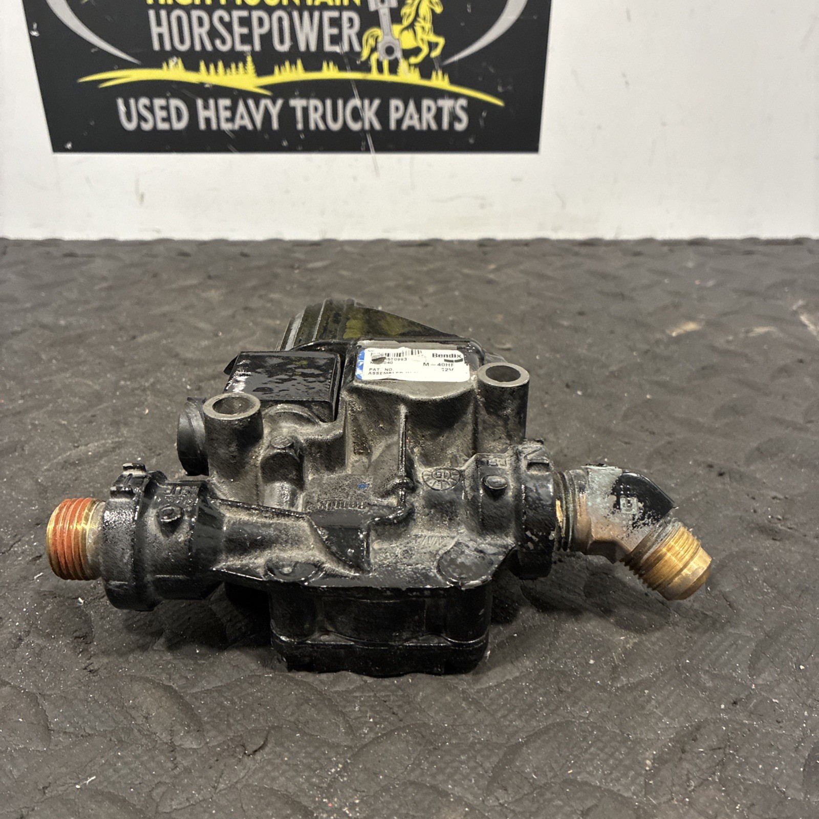 GENUINE BENDIX ABS MODULATOR VALVE PN: K056040 (TAG# 18270)