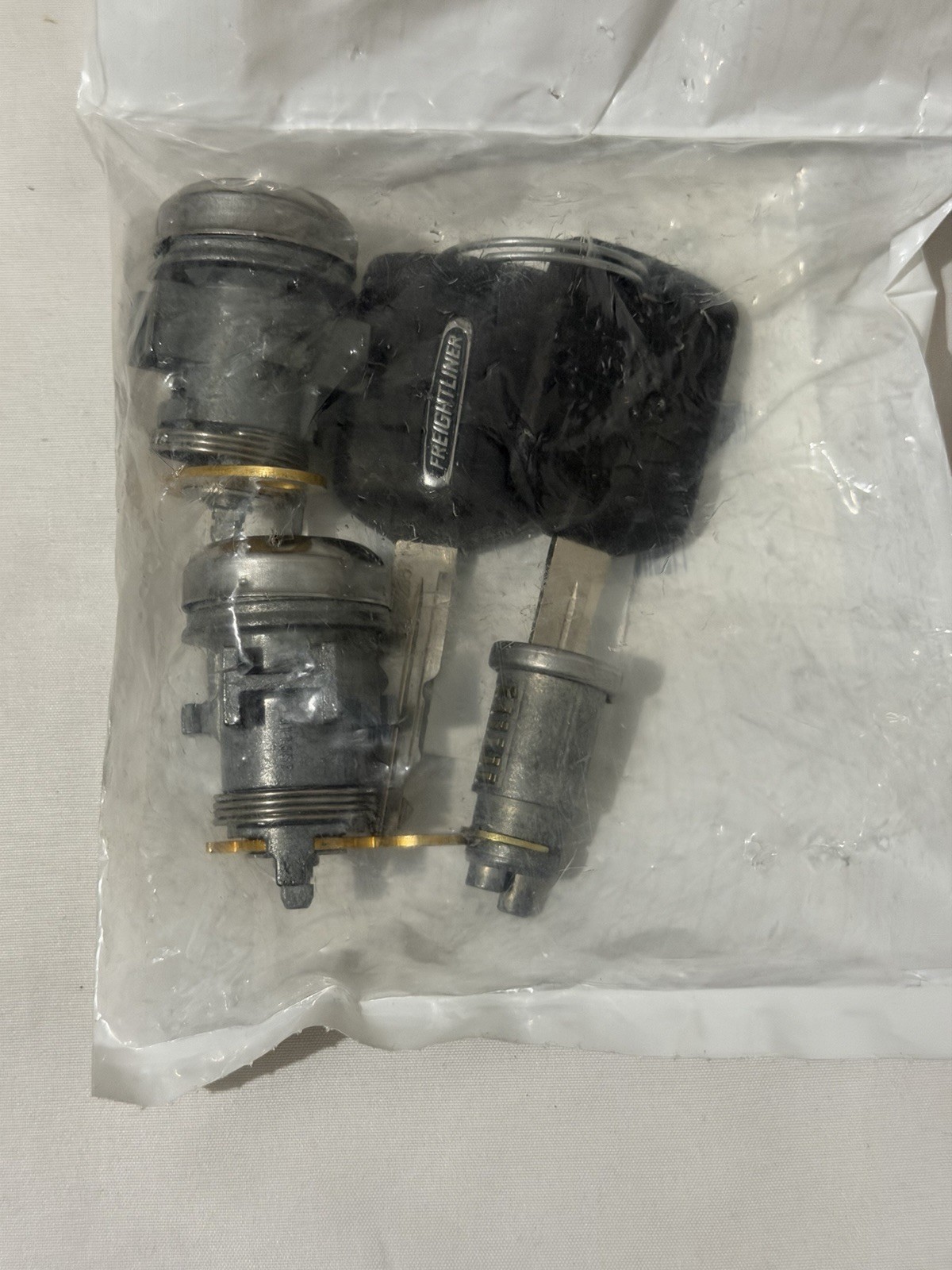Freightliner A22-77318-125 Door & Ignition Tumbler Lock Set Genuine OEM New FT