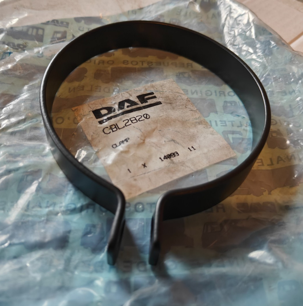 CBL2820: DAF Clamp / Loop / oval dia. 11.6-13cm Width 2cm [Scammell U0759]