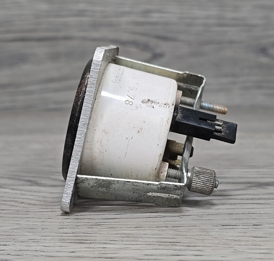 Vintage VDO 0-70 Lbs Per Sq Inch Gauge Meter 2-1/16″ w/ Mounting