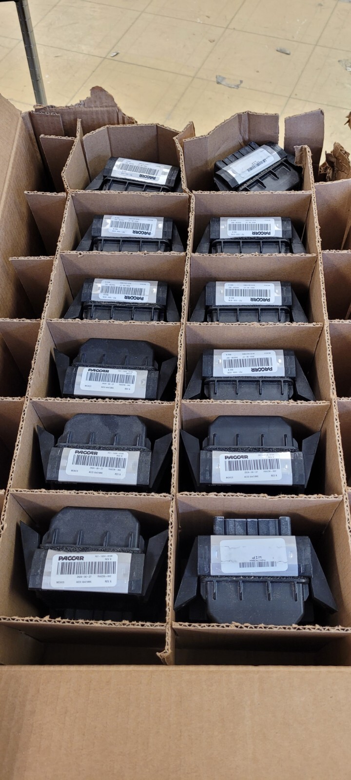 2022 PETERBILT 579 PACCAR PDC SLEEPER CAB FUSE BOX ASSEMBLY P27-1224-0120 NEW