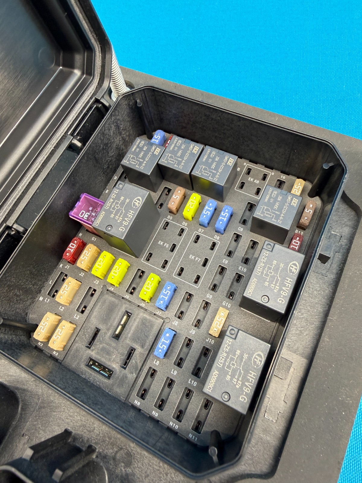 Genuine OEM Paccar P27-1209-01010 Cab PDC 2.1M Fuse Panel Assembly