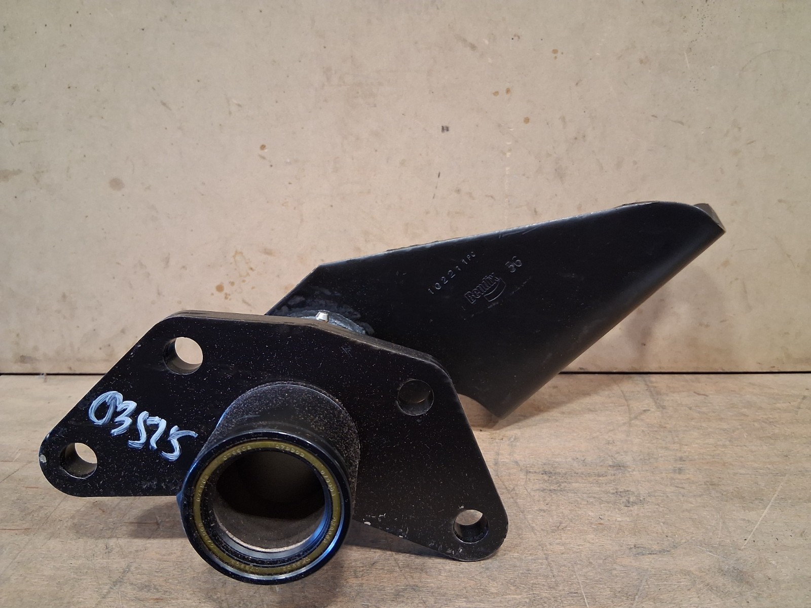 Bendix 10221 BRACKET AND TUBE BRAKE CHAMBER SUPPORT K083014