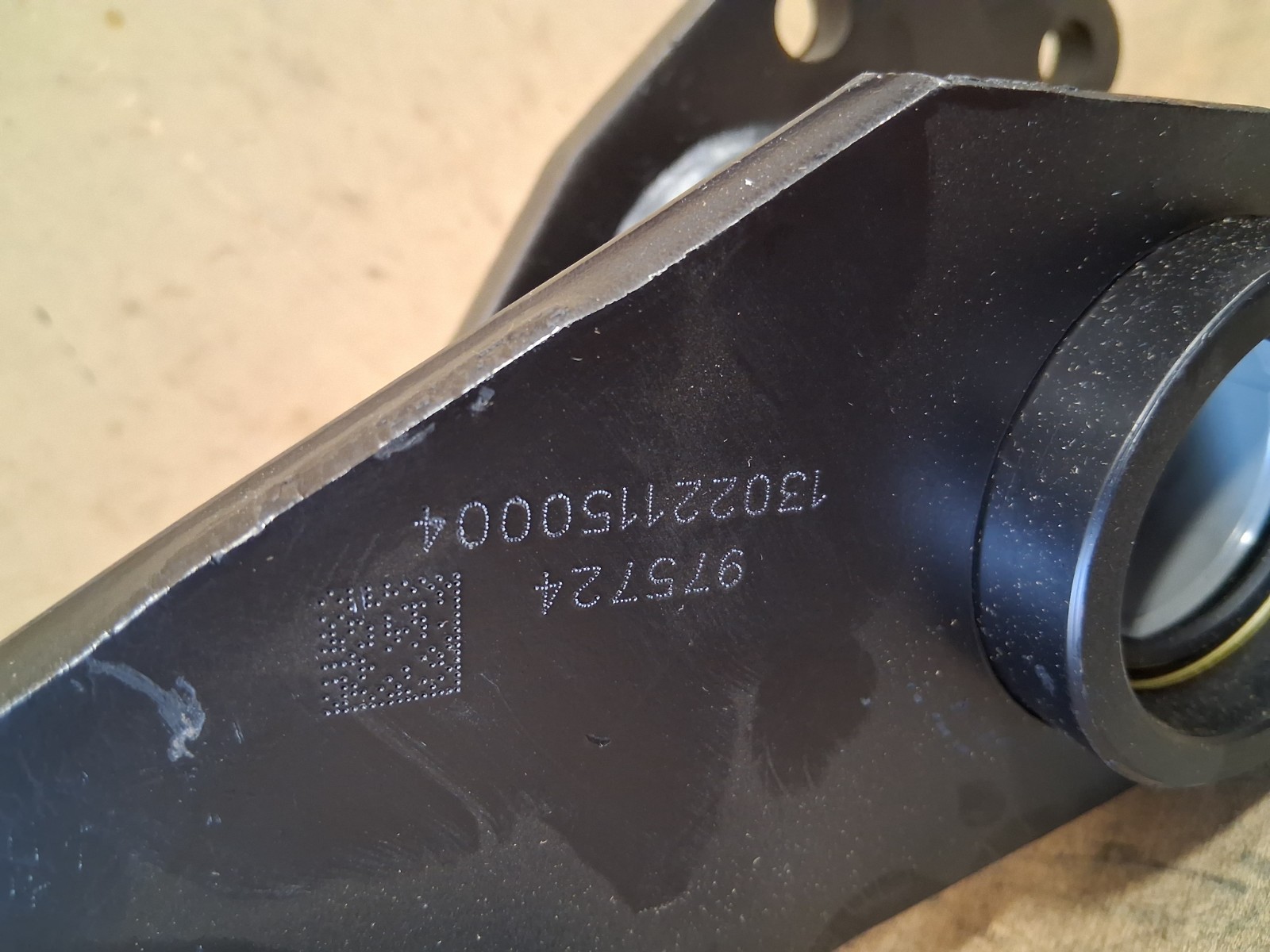 Bendix 10221 BRACKET AND TUBE BRAKE CHAMBER SUPPORT K083014