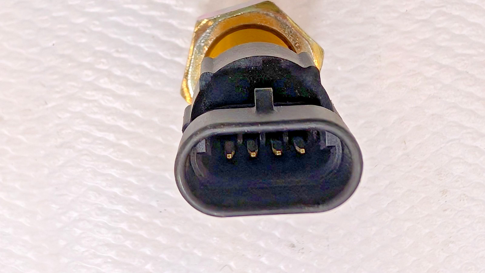 Q21-6004 OEM Paccar Speed Sensor Tachometer Sensor 4 Pin KW PETERBILT