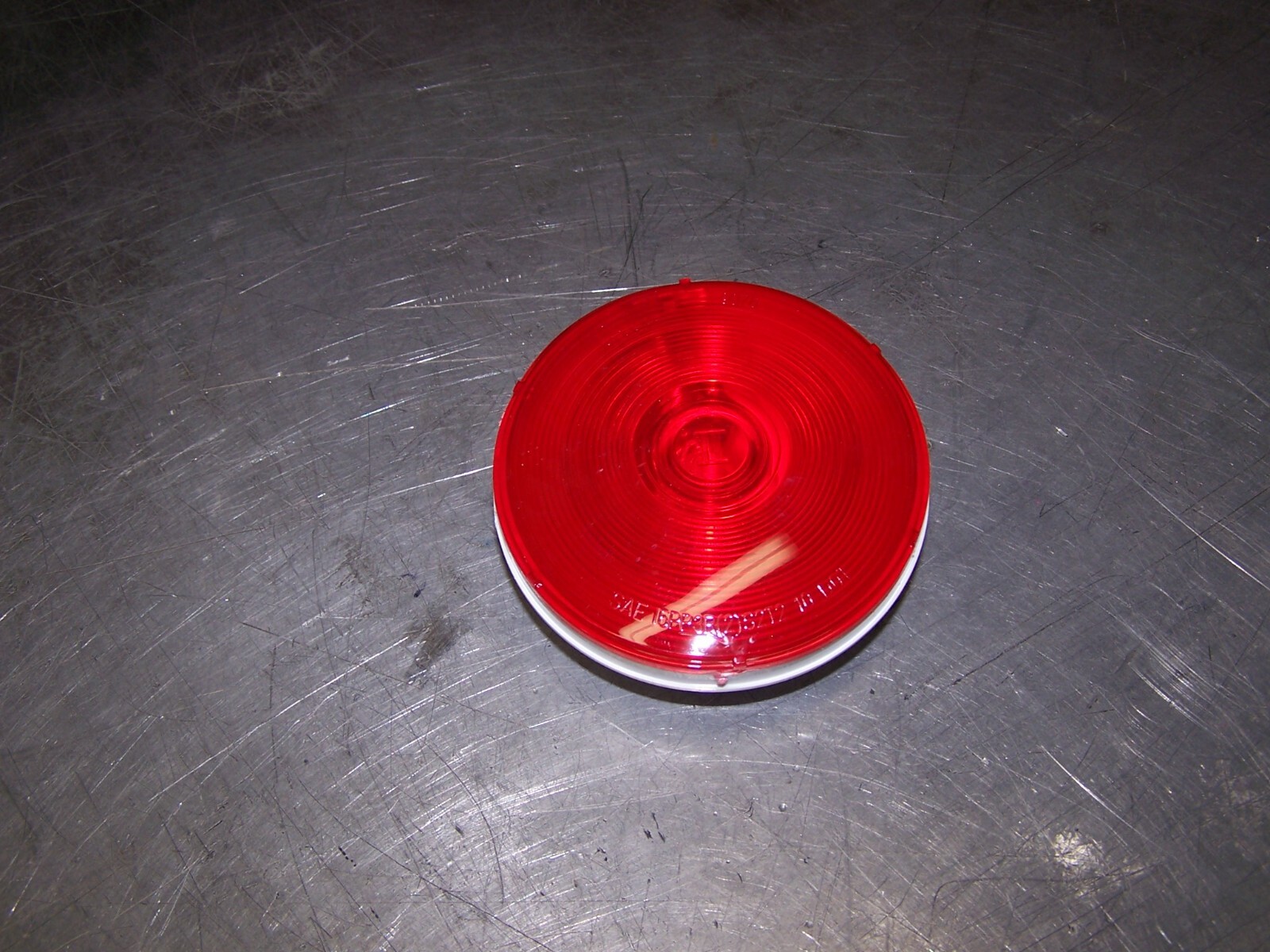 Truck-Lite Red Super 40Oval Stop/Turn/Tail Lamp