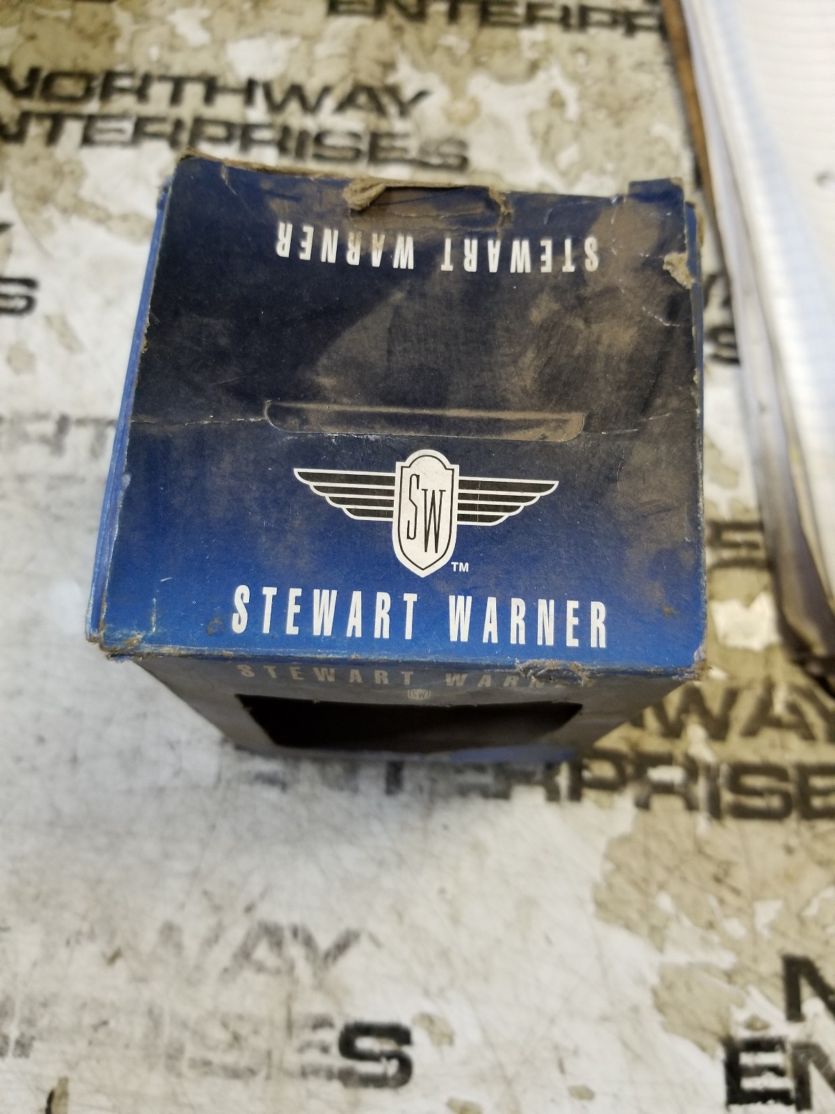 284D Stewart Warner Heavy Duty Series Mechanical Oil Pressure Gauge 2 1/16″ Dia