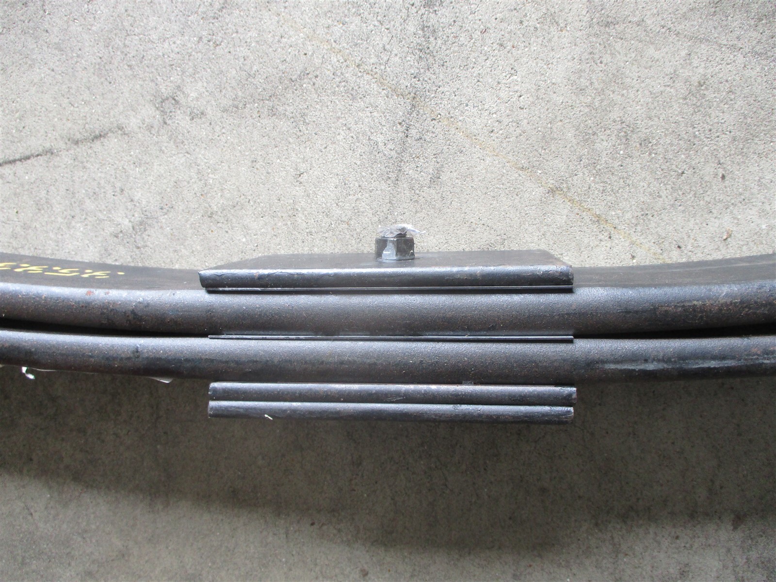 3533198C91 OEM INTERNATIONAL FRONT LEAF SPRING 12K TAPERED 7300 7400 7500 7600+