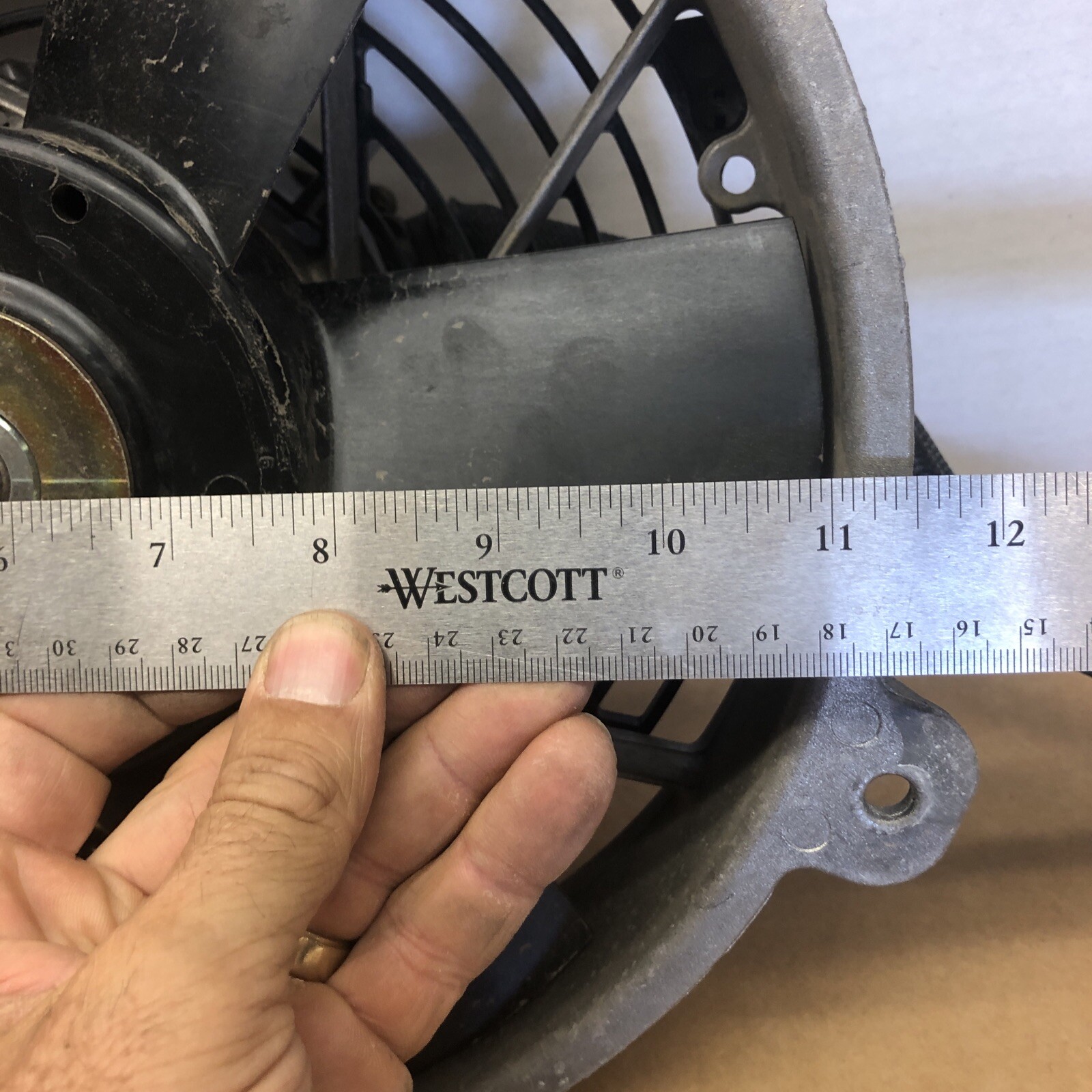 EMP 11 INCH FAN 12V “SMART FLOW” FIL11-12V-PULL-G-L E Pulled from EV prototype *