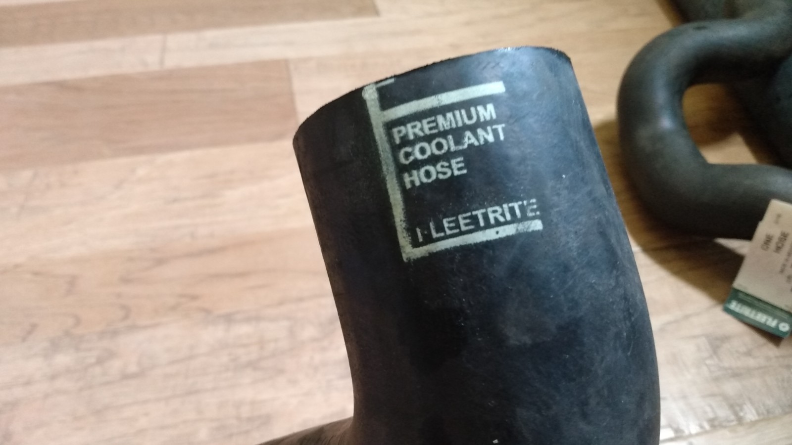 Fleetrite coolant Hose 3546116C3 ( ref: ACDelco 22470M, Dayco 72327, Dayco 72328