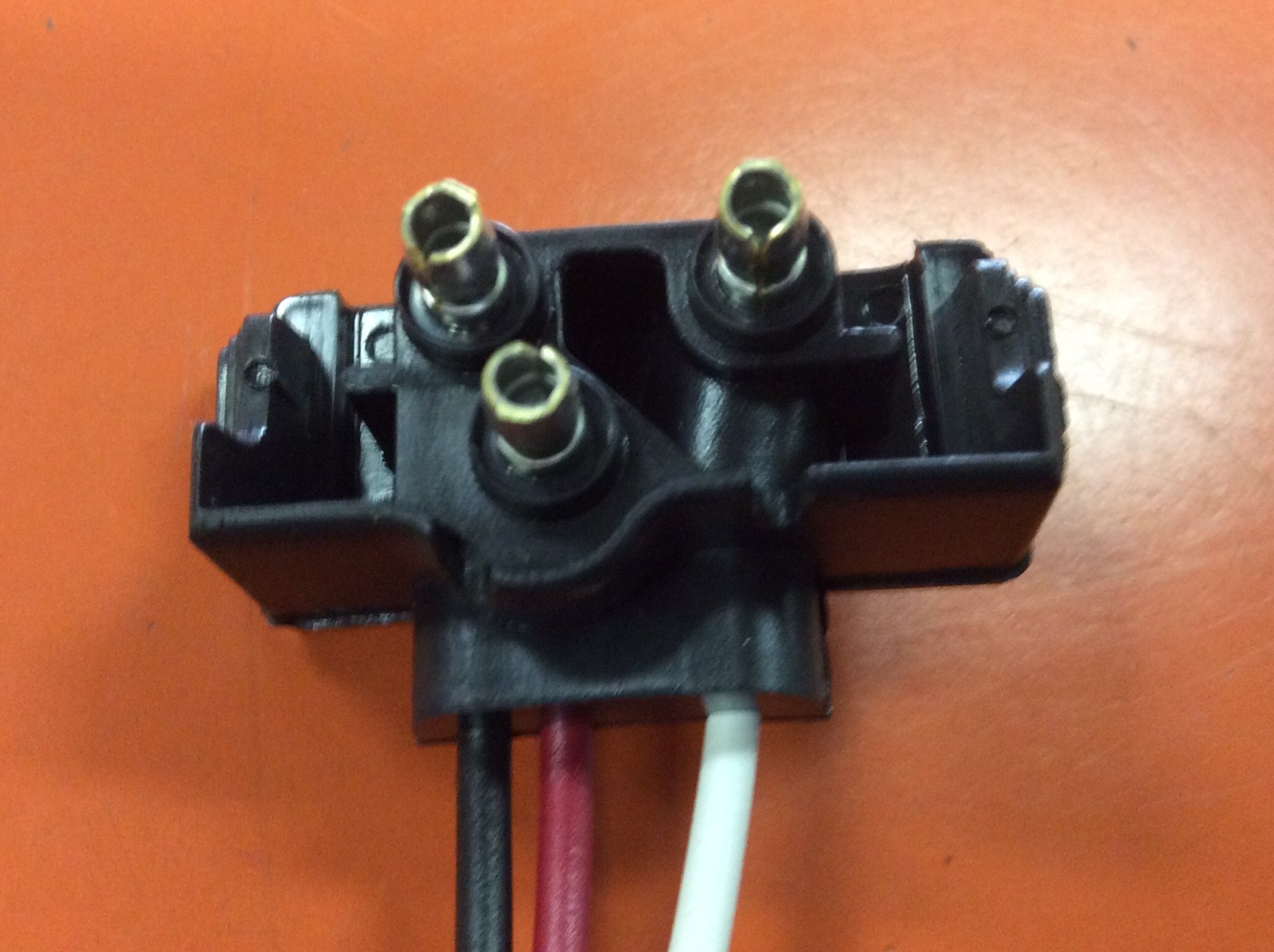Truck-Lite 94768 LED Adapter Pigtail Connector – Converts to Incandescent Style