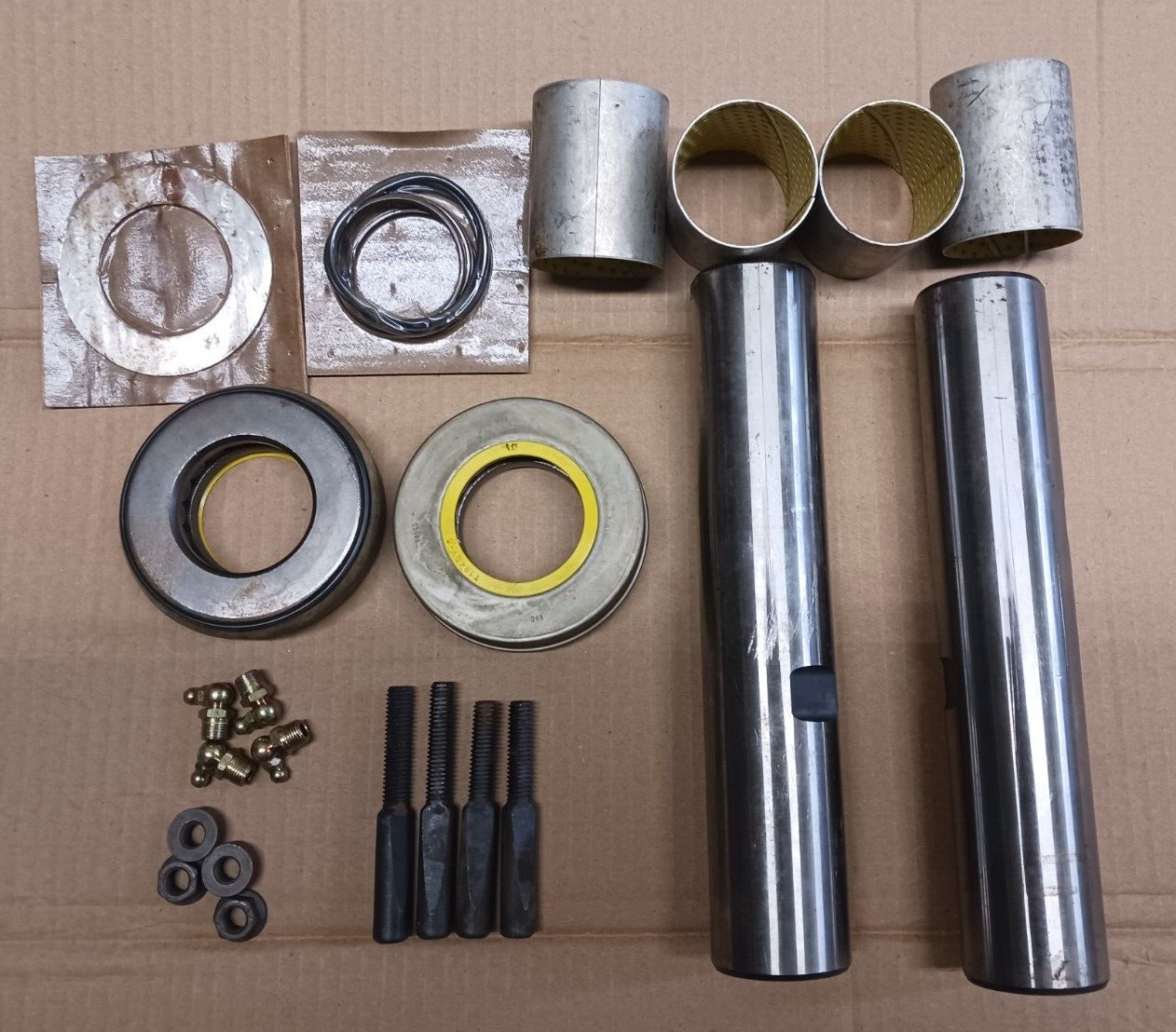 FAK5455 OEM International King Pin Set