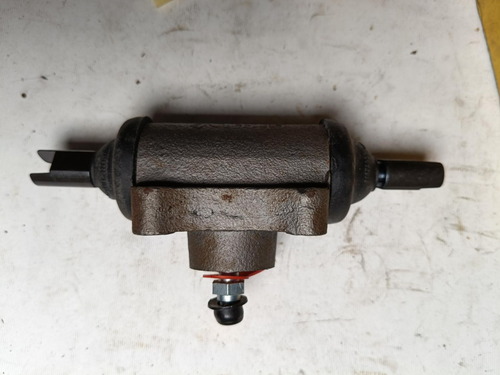 Girling rear brake cylinder 64676338 Bedford K Redline Terrier Ford D200 1965-