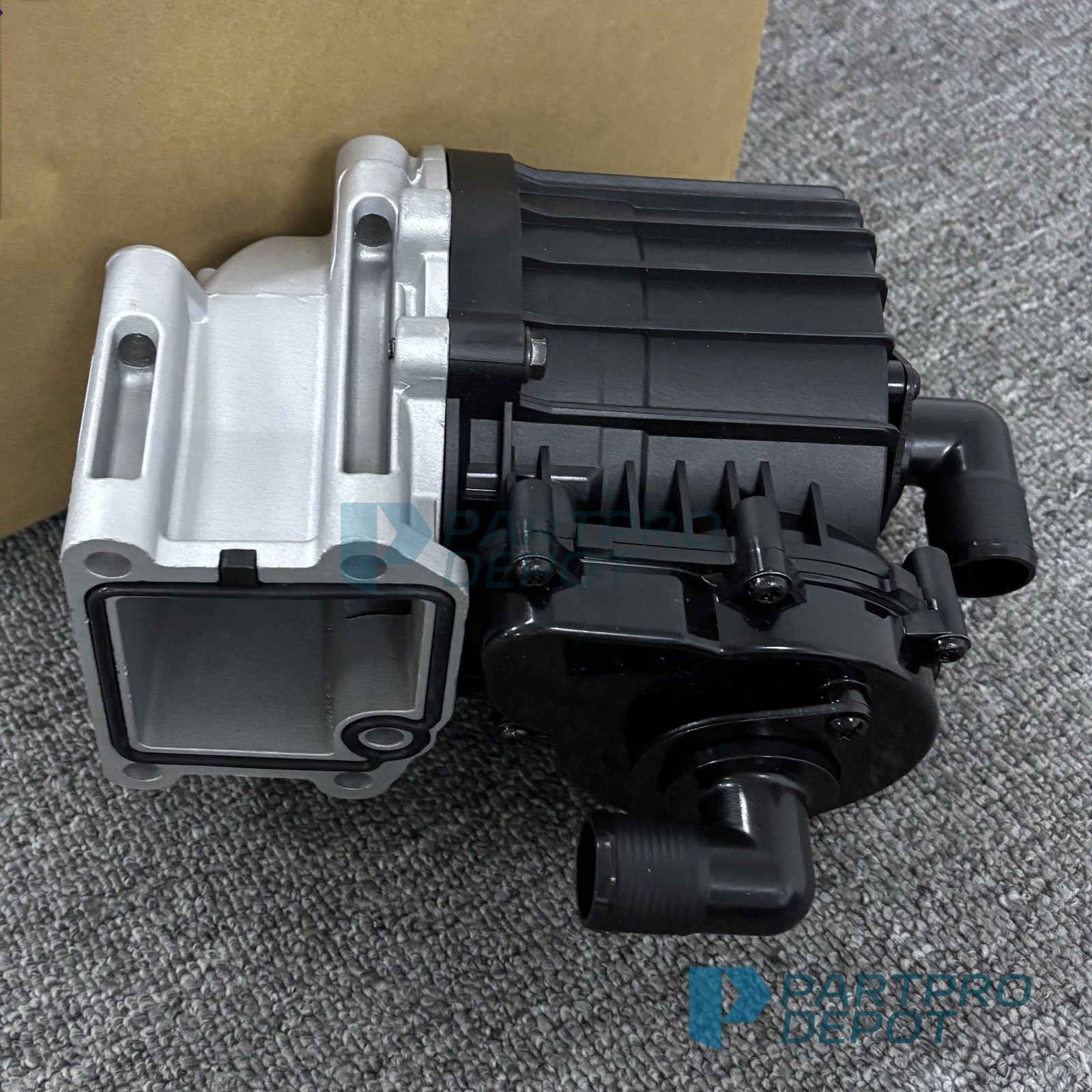 New Oil Crankcase Ventilation Separator Fit For 21122541 20499419 Volvo D13 MP8