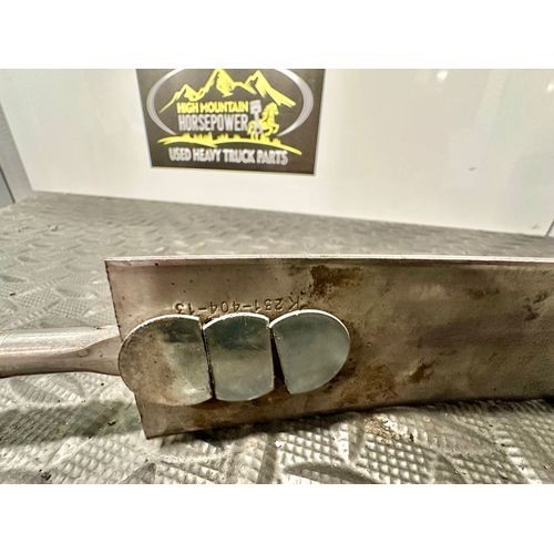 KW Fuel Tank Strap W/ Step Mount P/N: K231-404-13 *Local P/U* (Tag# 14286)
