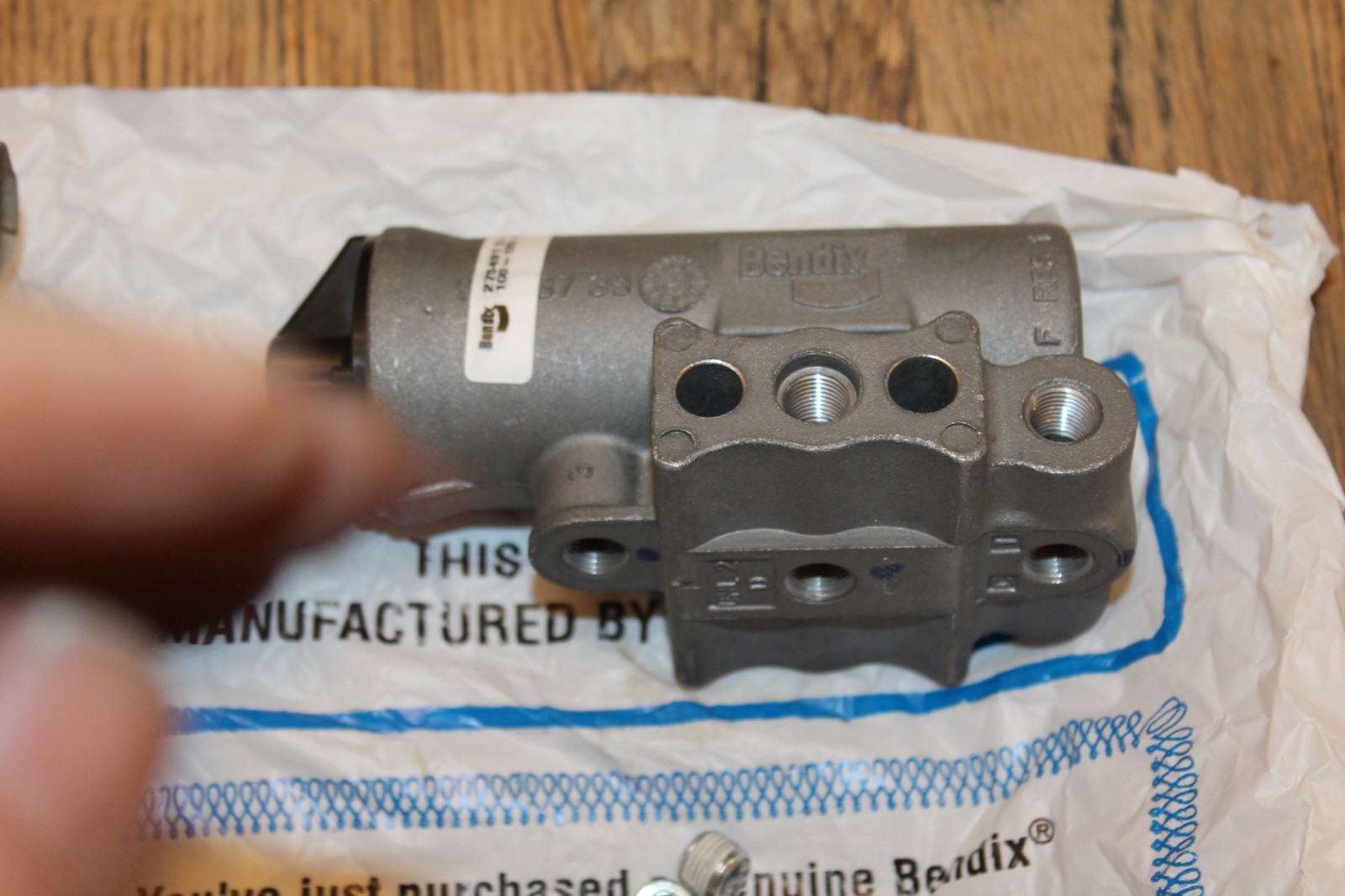 BENDIX REMAN CORELESS D-2 GOVERNOR VALVE – OR275491X