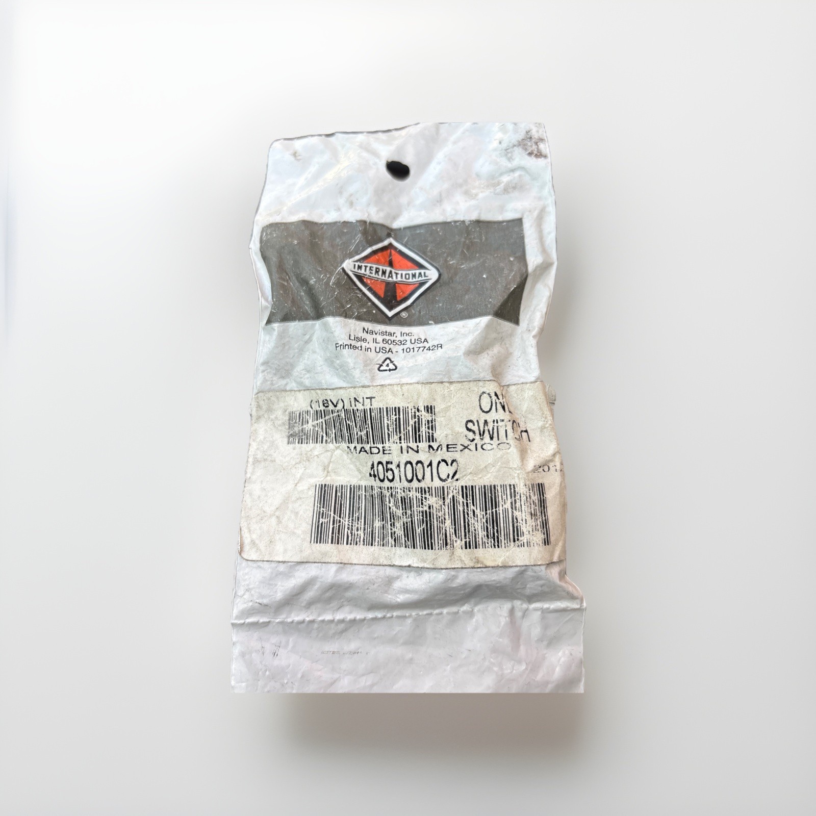 BRAND NEW NAVISTAR SWITCH,AIR COND PRESS/TEMP SEN 4051001C2