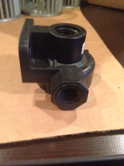 Meritor Relay Valve RKN 32011 (9738990020) NOS