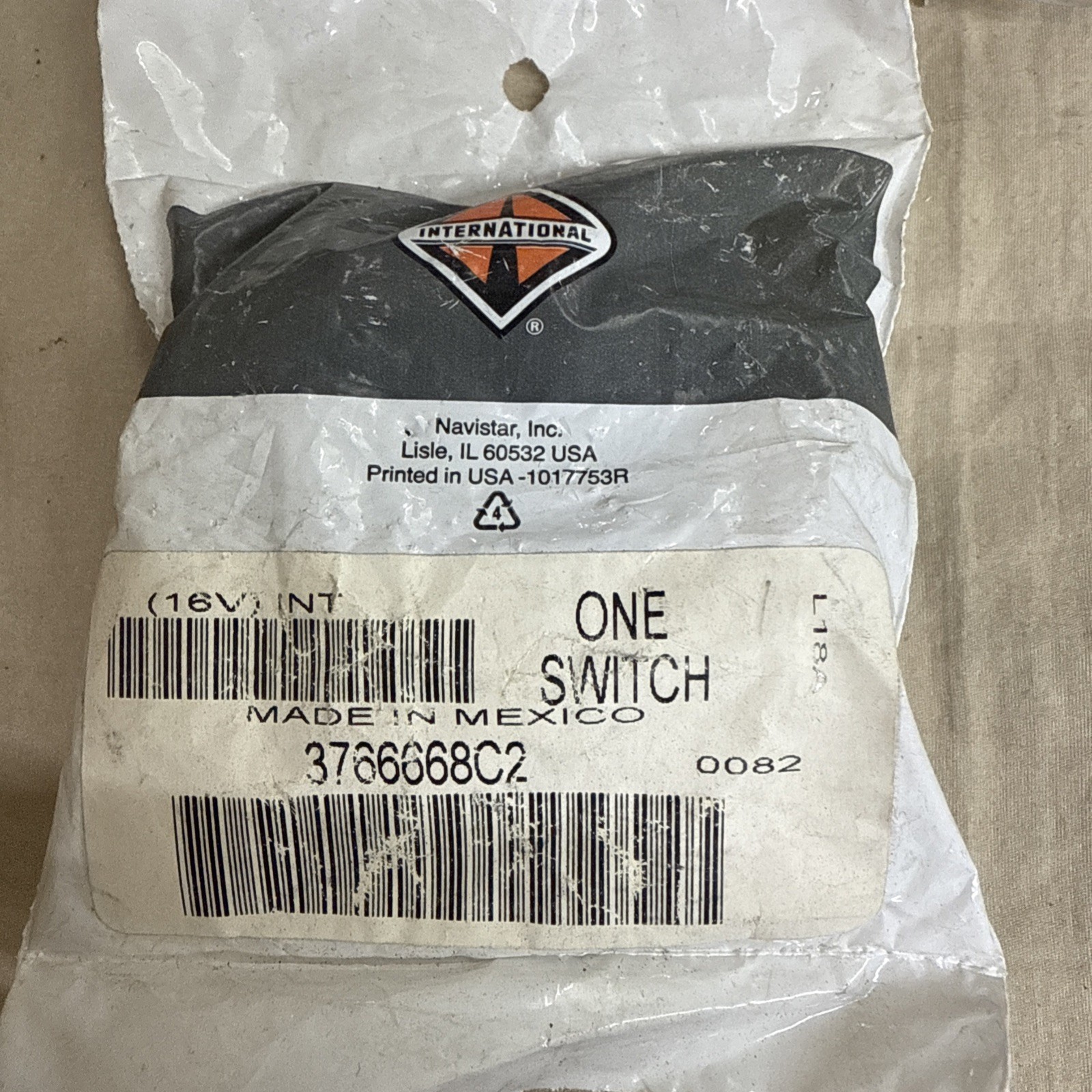 International 3766668C2 Switch ELECTRONIC HARDWIRED TRAILER SOCKET CENTER PIN