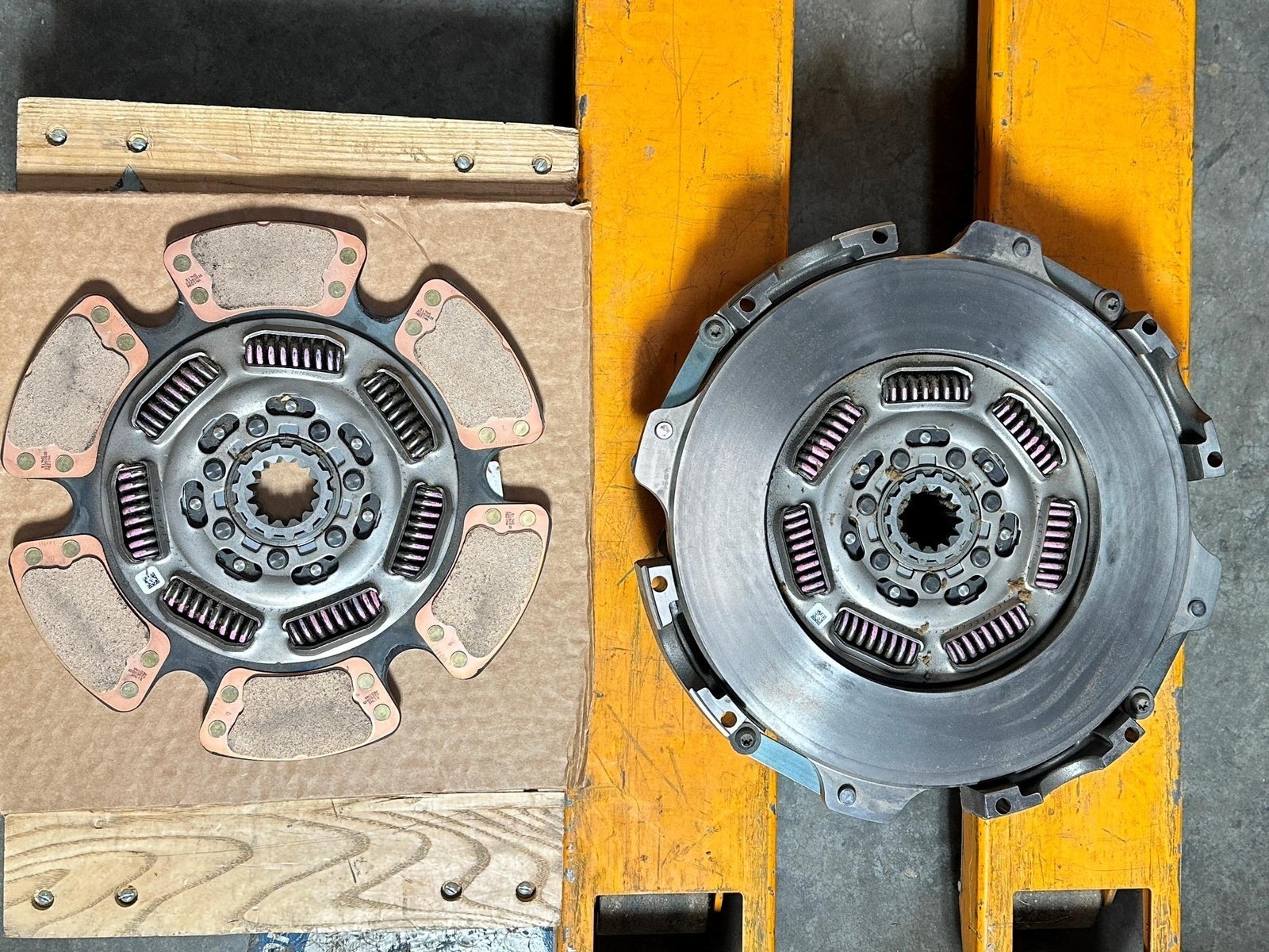 Genuine OEM Eaton 122002-35MO ECA Truck Clutch 15-1/2″ Ultrashift