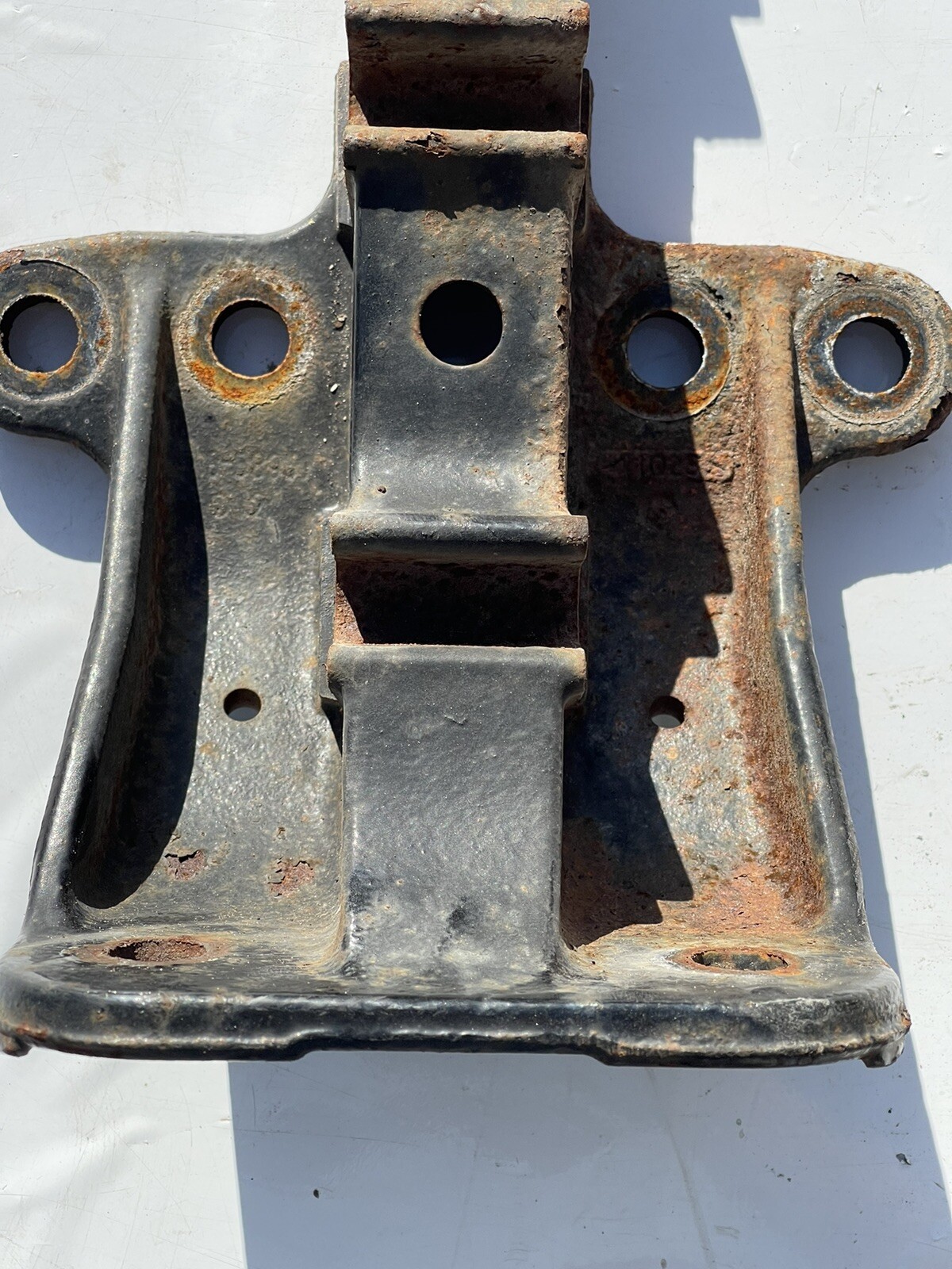 Freightliner Cascadia Cab Mount Support Bracket OEM