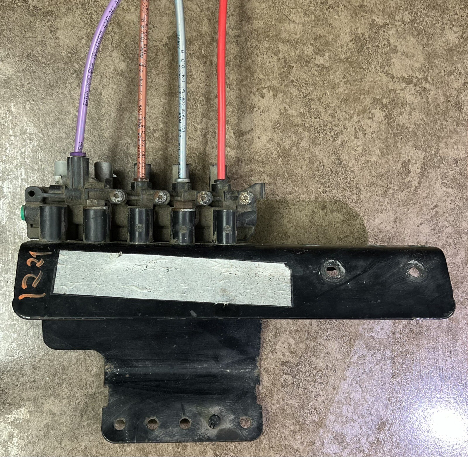 Paccar Air Brake Solenoid Assembly With Bracket K052287 *Ready To Ship*