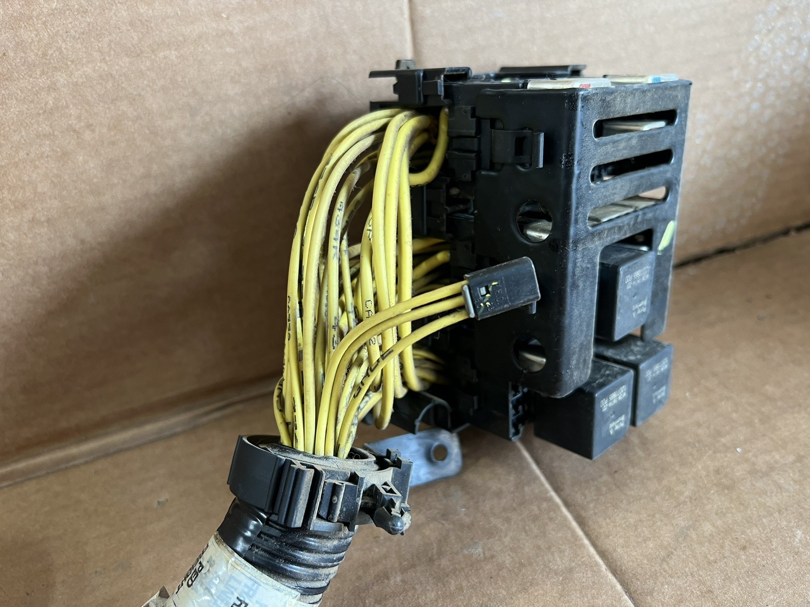 Freightliner Fuse Box Circuit Protection Wiring Wire Harness P/N A06-24054-003