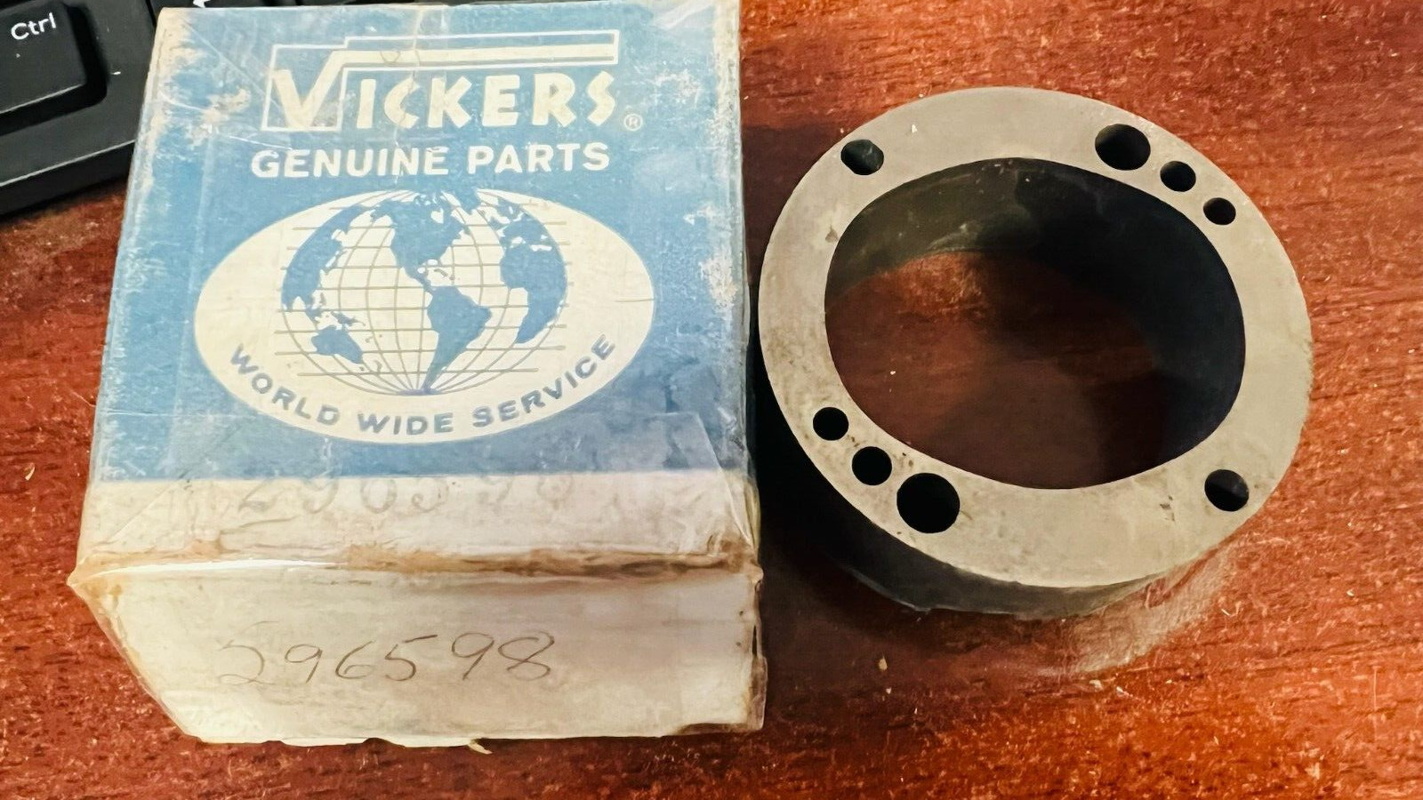 296598 Hydraulic Pump Shaft Ring Eaton Vickers 5996866-001 NOS