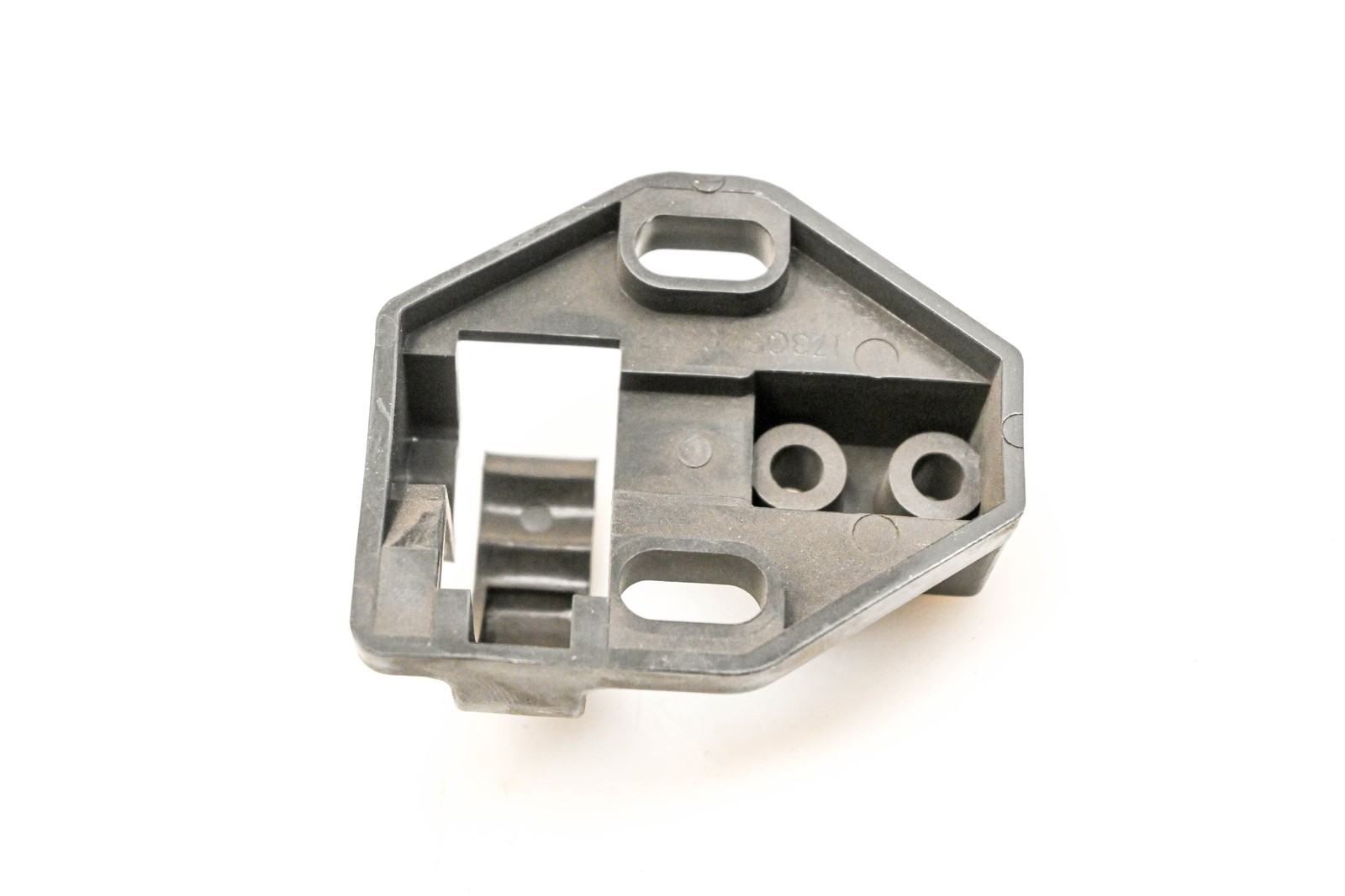 Mack 173QS39303P2 Bracket NOS